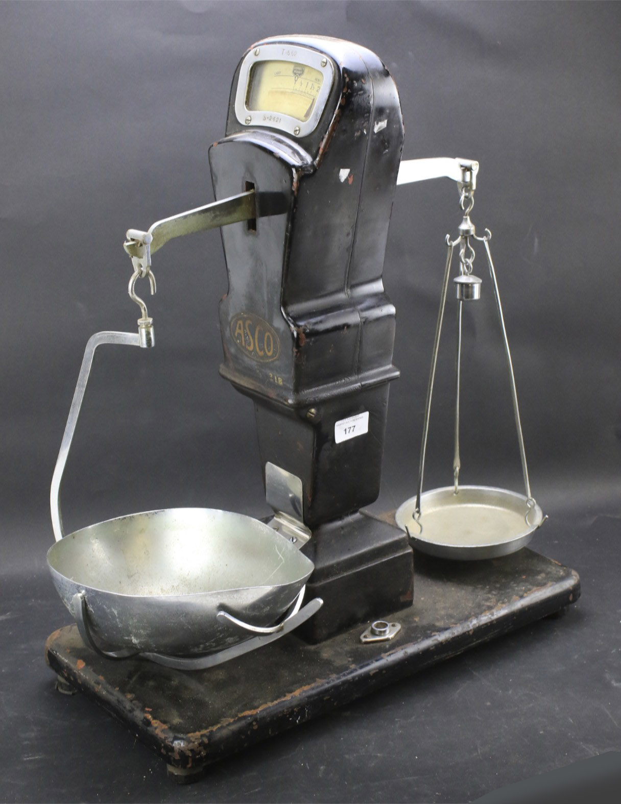 A set of Asco tobacco scales. Marked 'T.