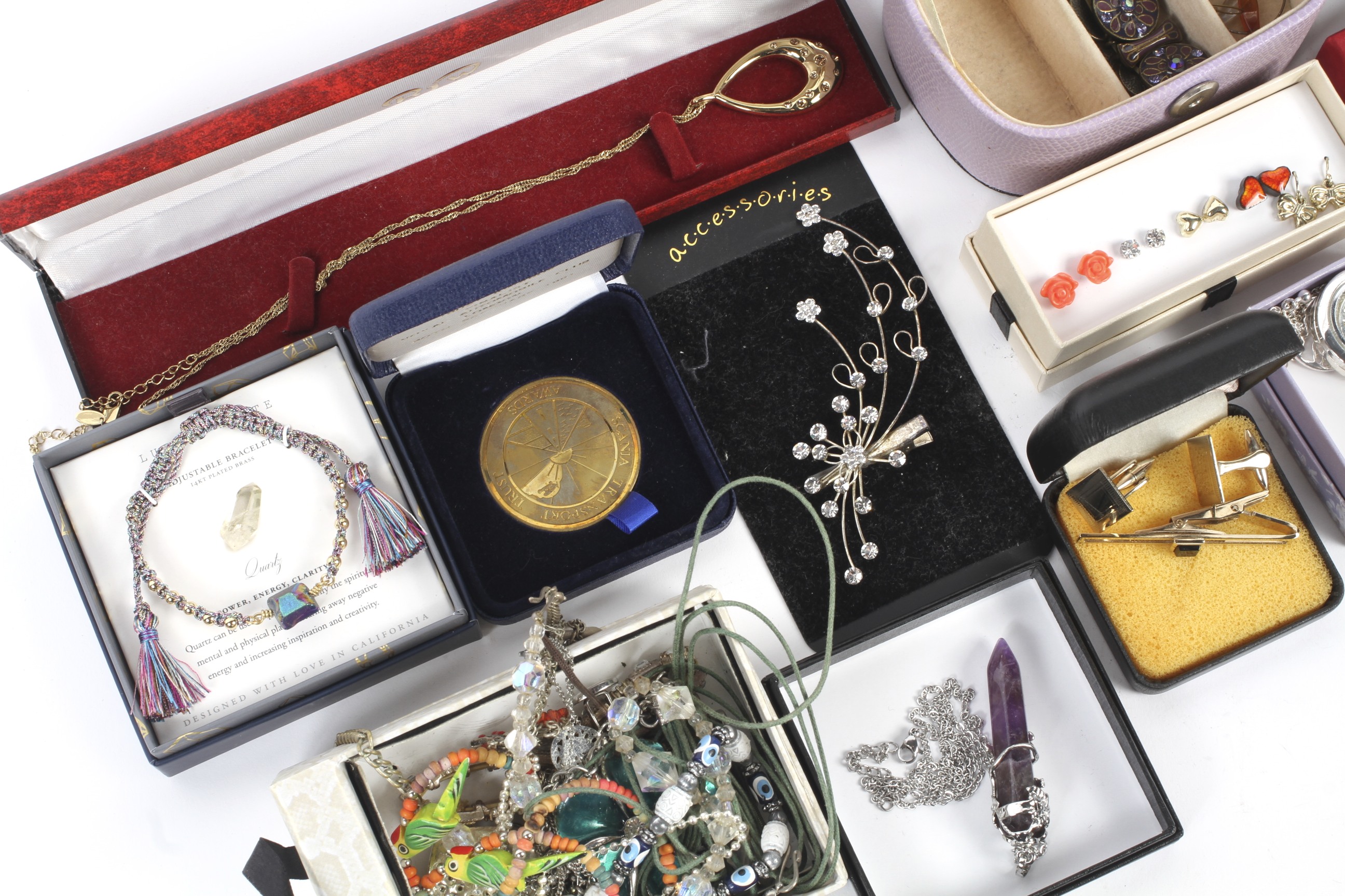 An assortment of costume jewellery. - Image 2 of 3