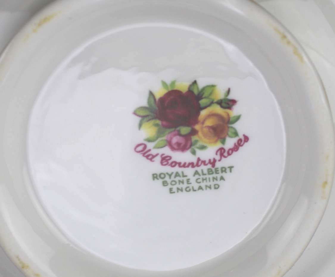 A Royal Albert part dinner and tea service in the 'Old Country Roses' pattern. - Image 2 of 2