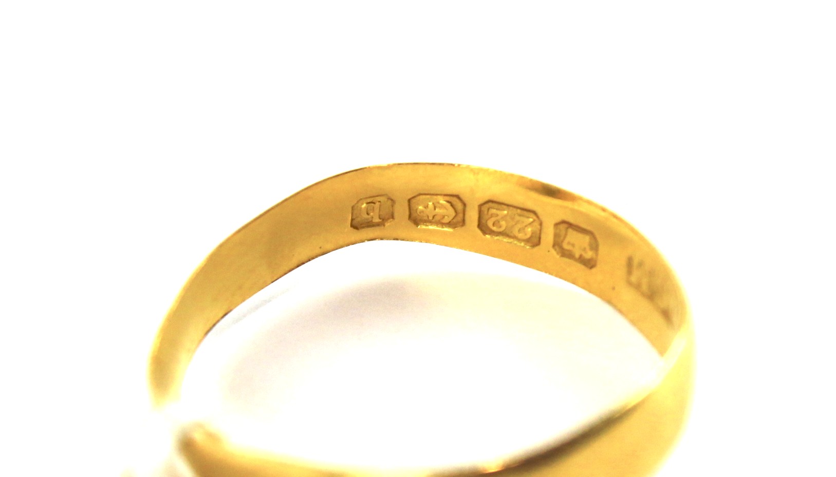 A 22ct gold wedding band. - Image 3 of 3