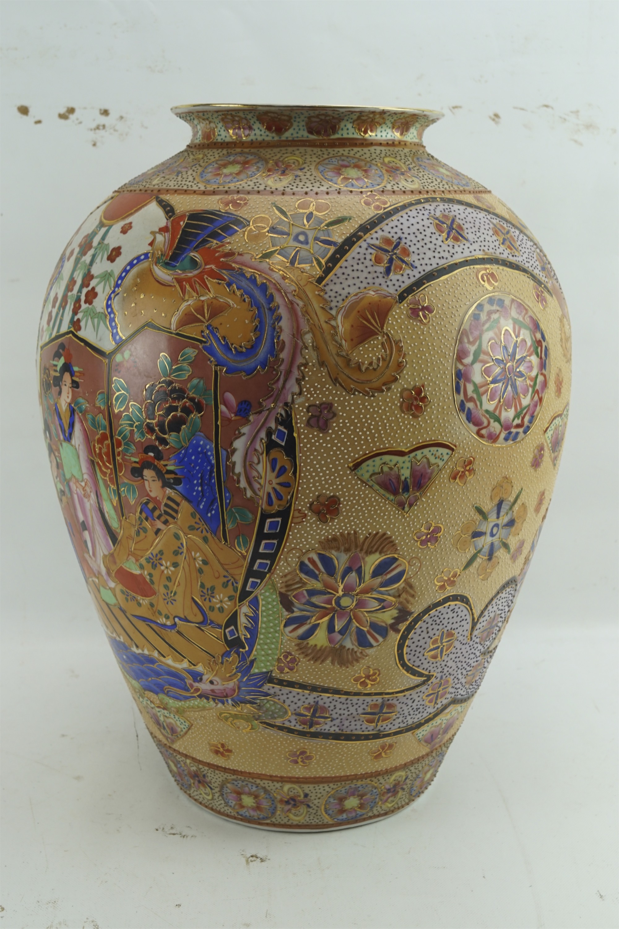 A large contemporary Japanese vase. - Image 2 of 2