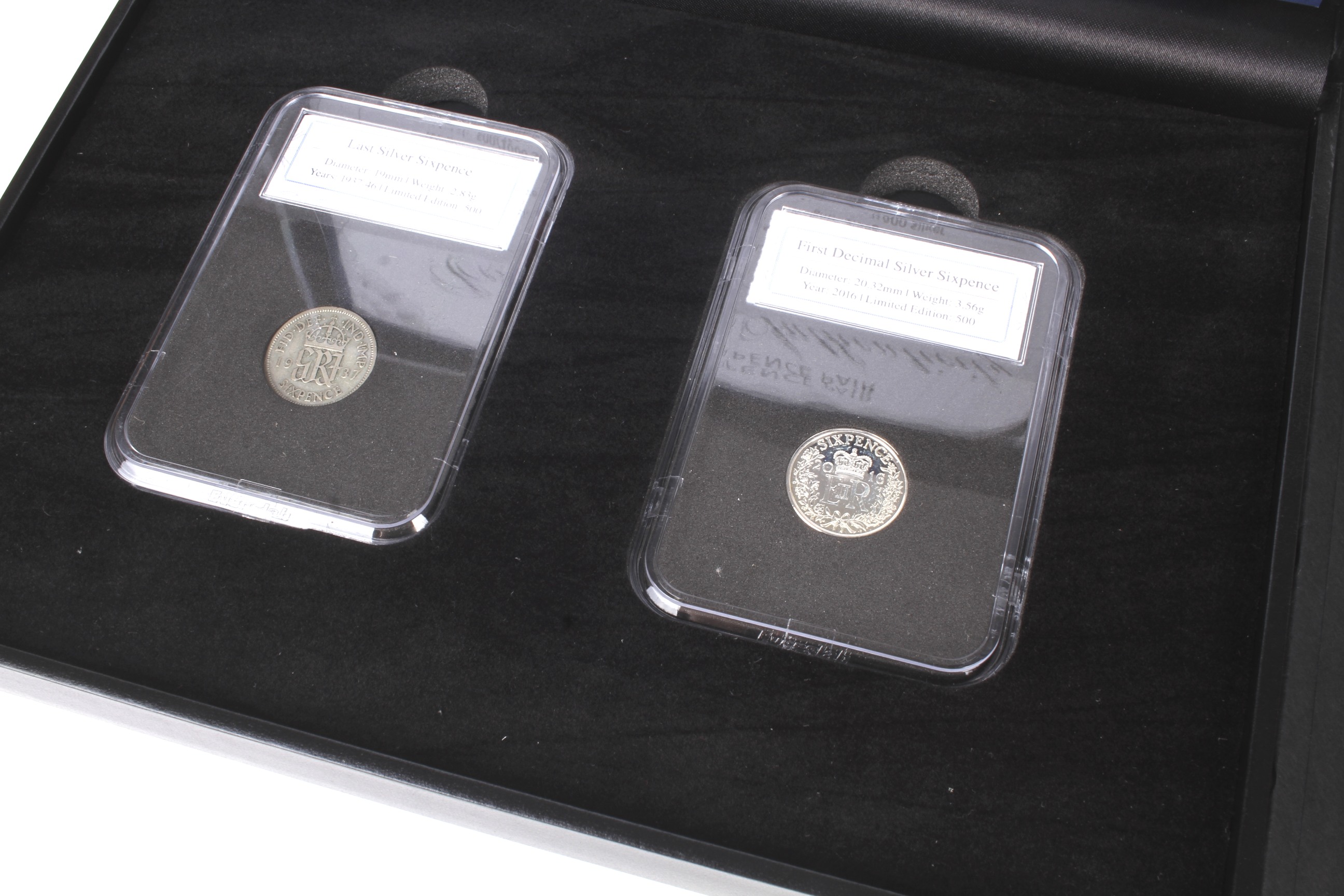 A Queen Elizabeth II 90th birthday coin collection. Containing nineteen coins, crown to 1/2 penny. - Bild 4 aus 4