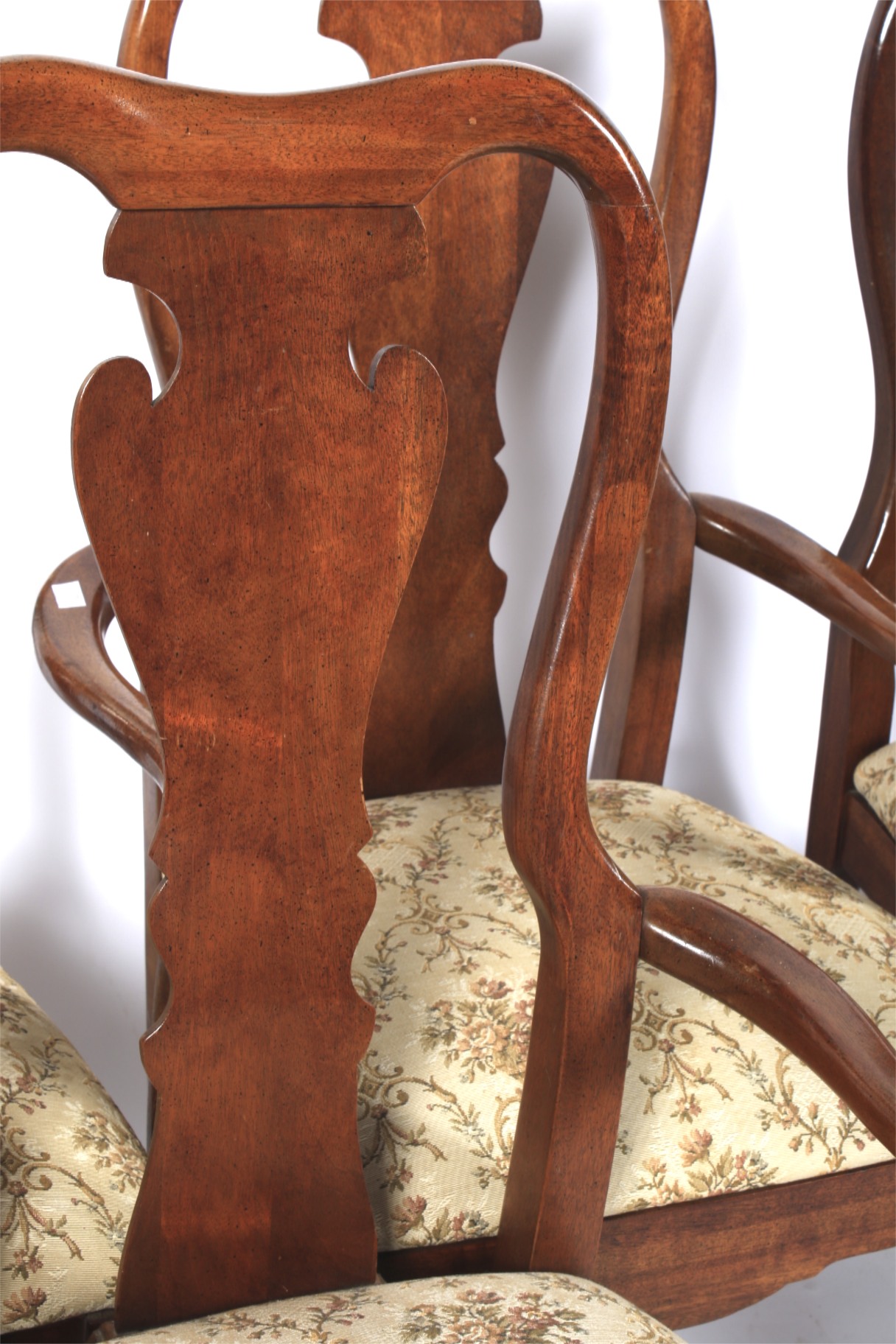 A 20th century elm wake drop leaf table and chairs. - Image 3 of 5
