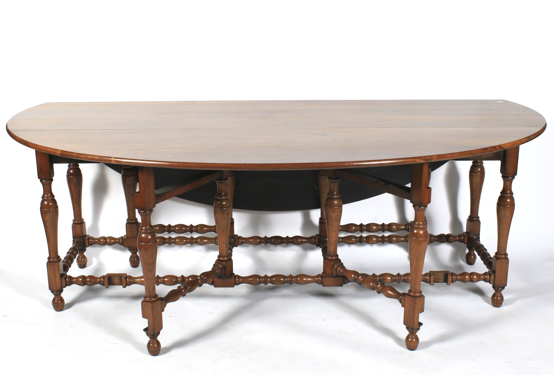 A 20th century elm wake drop leaf table and chairs. - Image 2 of 5