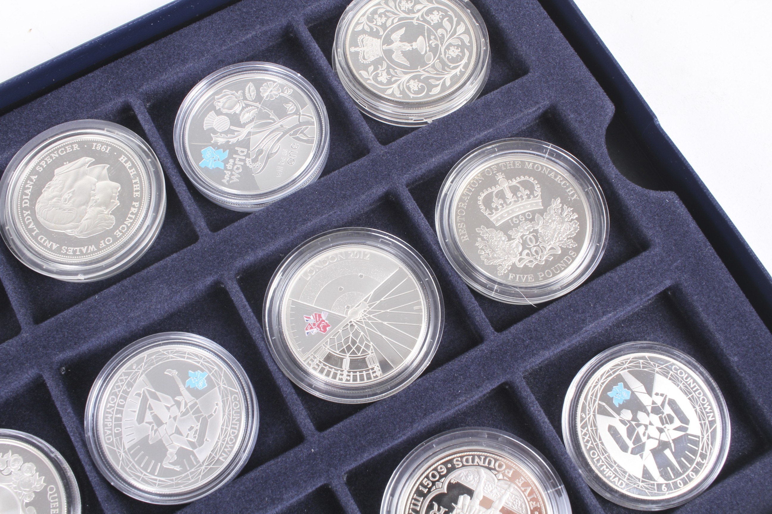 Twelve silver proof £5 coins and crowns - Bild 2 aus 3