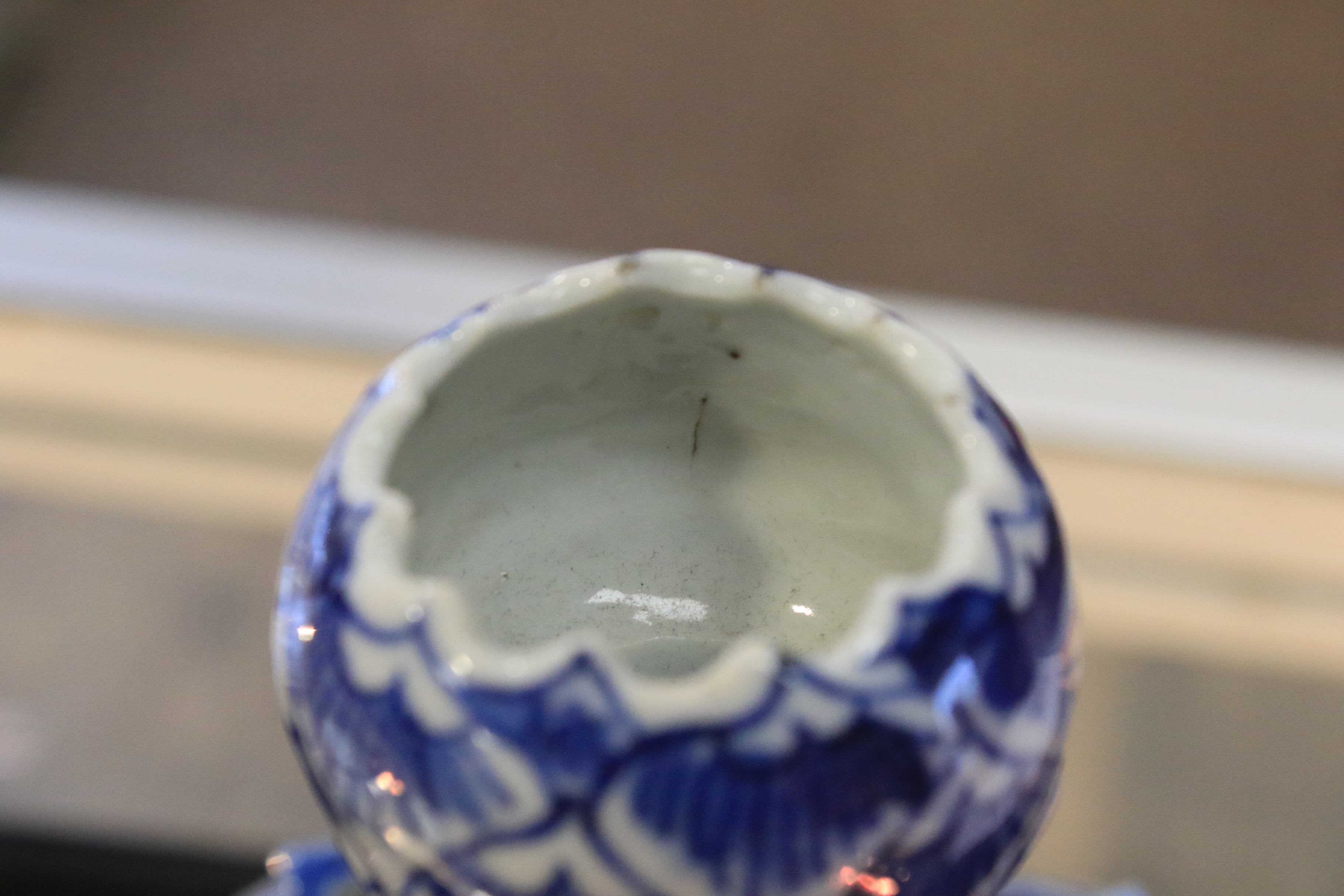 A Chinese Qing dynasty tulip vase. - Image 6 of 20