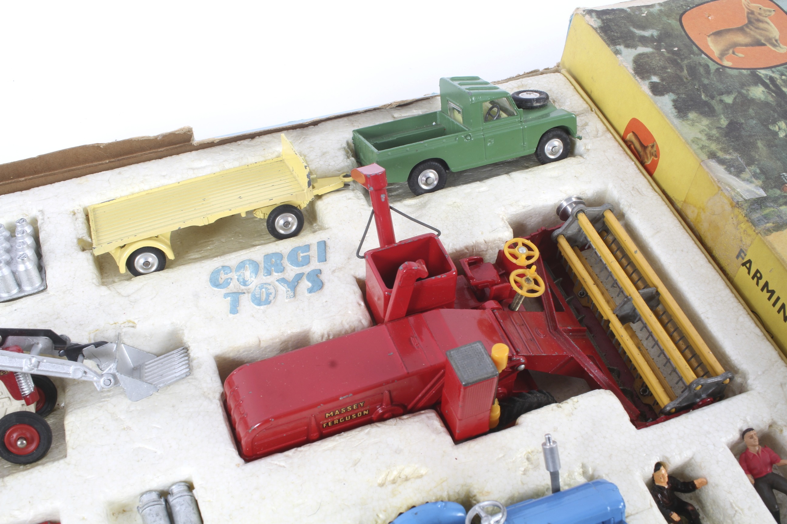 A boxed Corgi toys farming models, gift set no. - Bild 2 aus 3