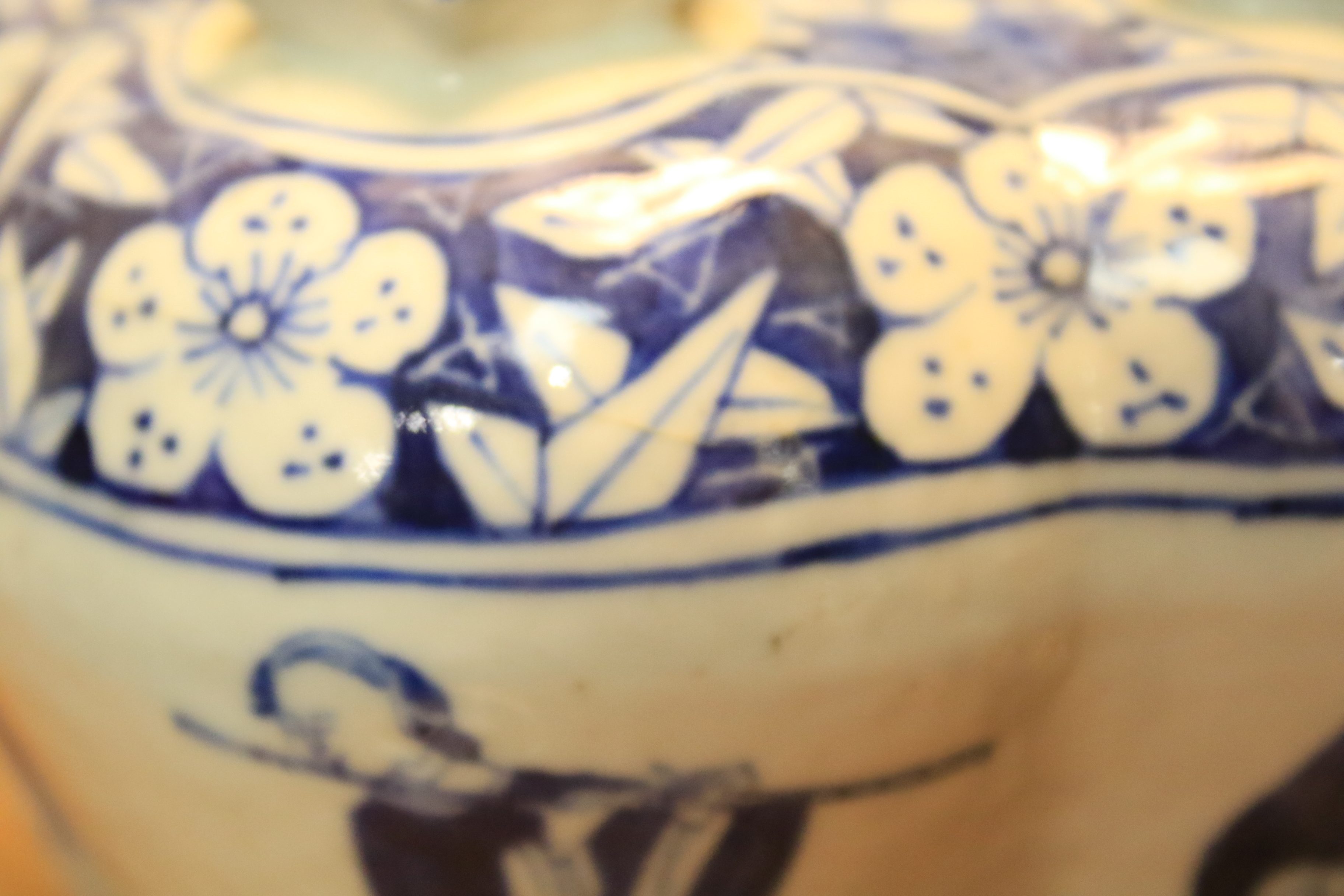 A Chinese Qing dynasty tulip vase. - Image 19 of 20