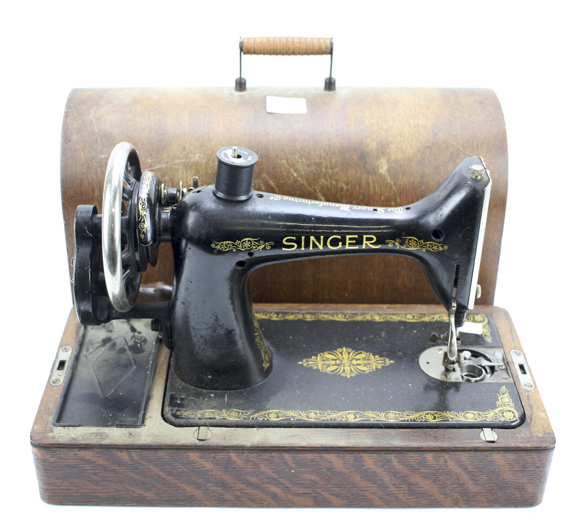 A Singer sewing machine. - Image 2 of 2