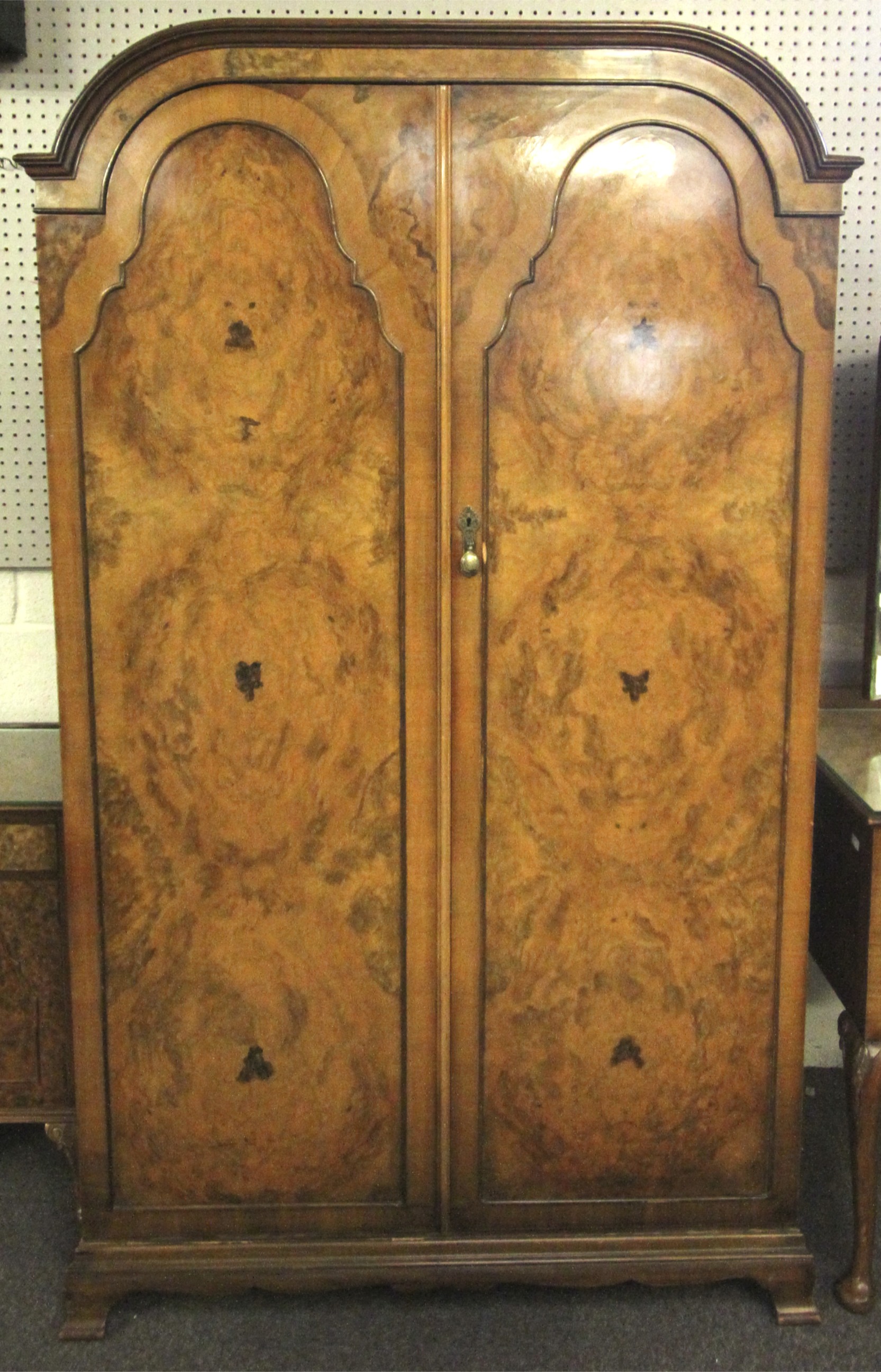 An Art Deco three piece burr walnut bedroom suite. - Image 2 of 6