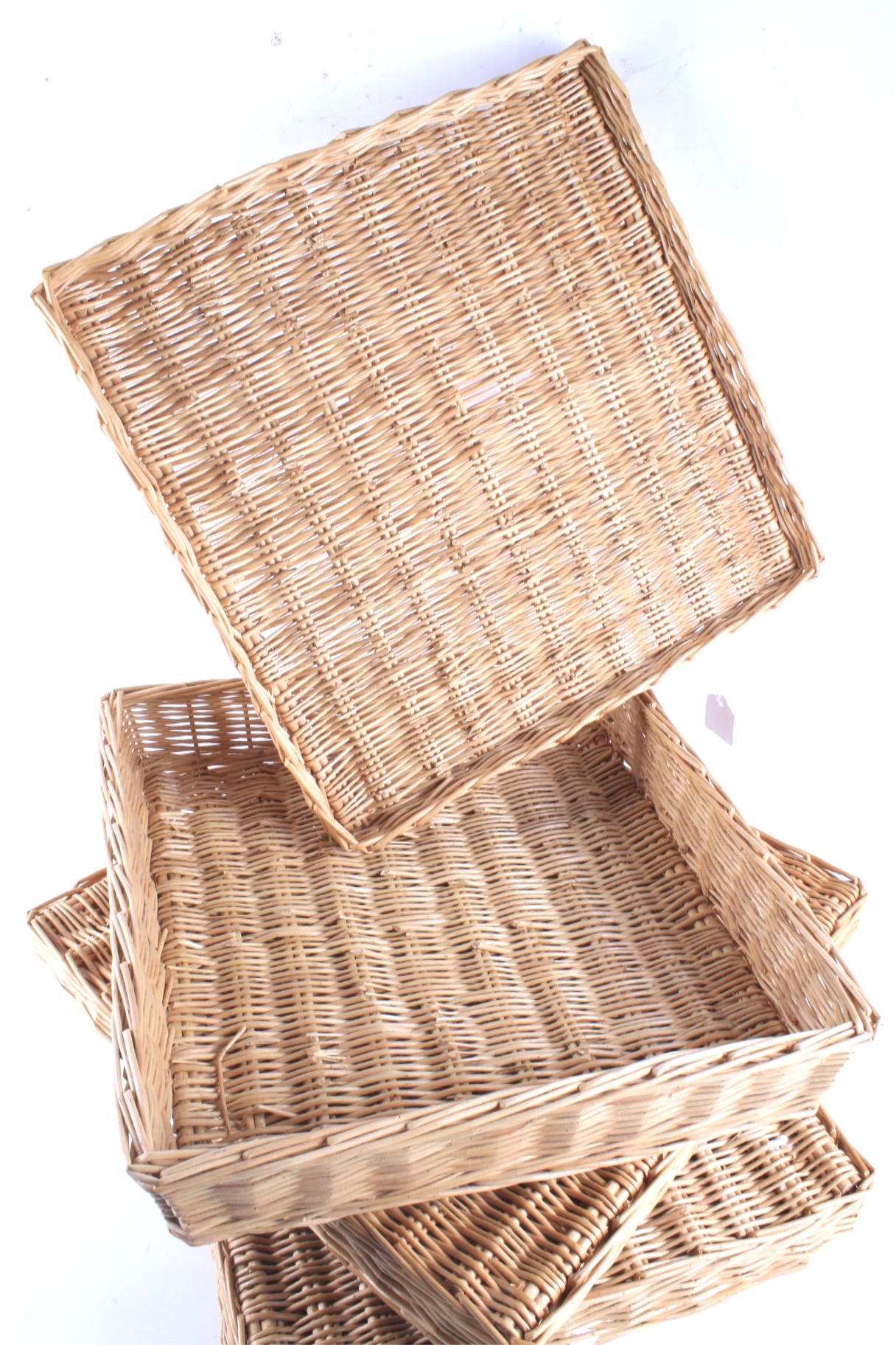Three contemporary lidded wicker baskets. - Bild 2 aus 2