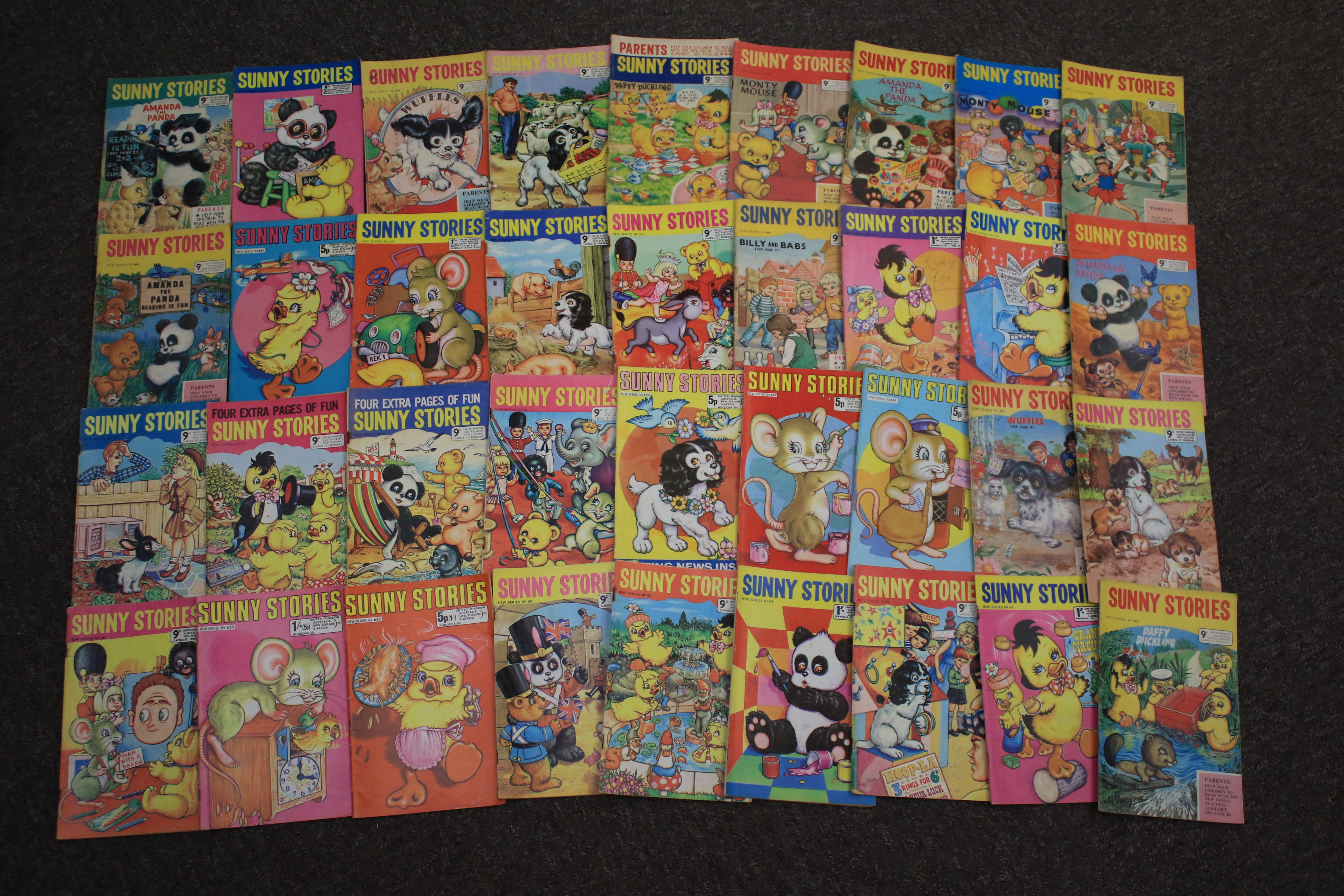 Approx 150 vintage comic books and magazines, Jackie and Sunny stories 1960s - 1980s. - Image 4 of 7