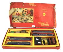 A Tri-ang electric model railway OO gauge RS 14 part set.