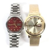 Two vintage automatic Seiko 5 wrist watches.