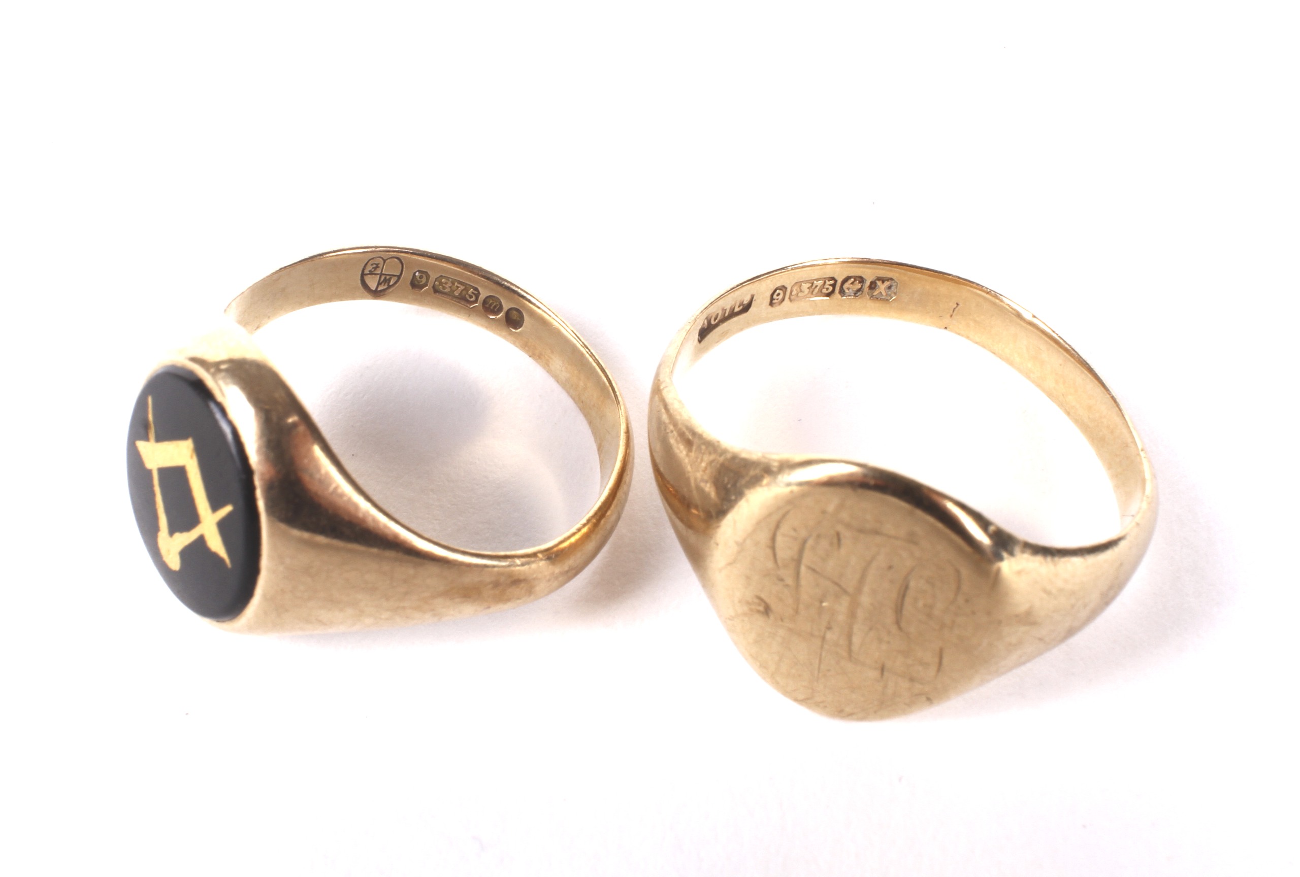 A vintage 9ct gold and black onyx 'masonic' signet ring and another signet ring. - Image 3 of 3
