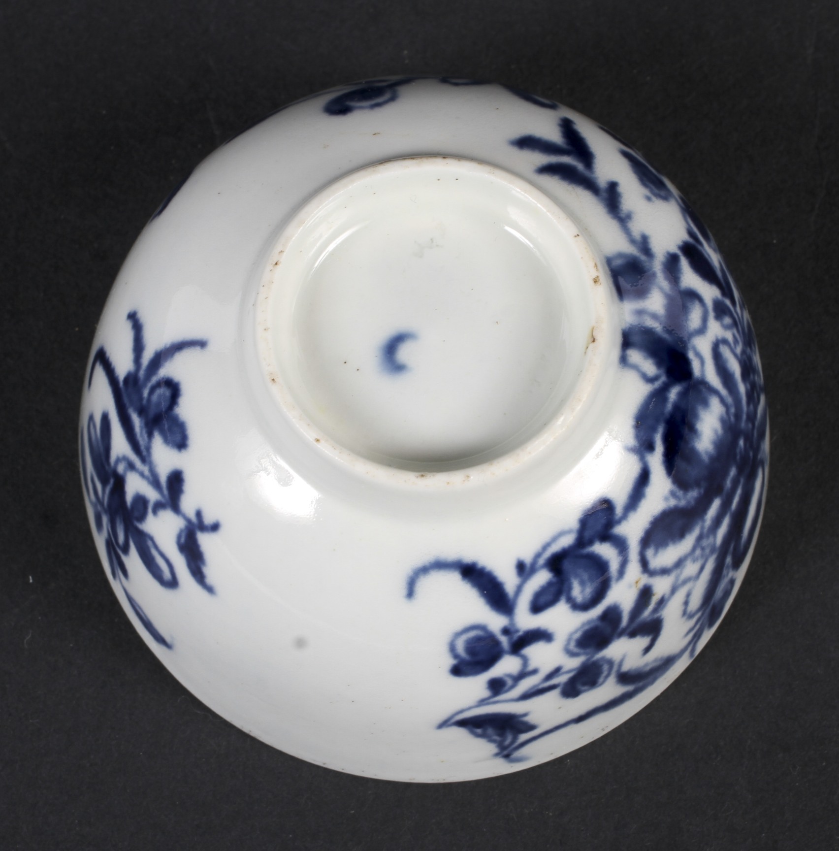 A Worcester porcelain blue and white tea bowl, circa 1765, blue crescent mark. - Image 2 of 2