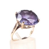 Egyptian gold amethyst set ring. Hallmarked, the stone measuring 1.5cm, size L, 5.8 grams.