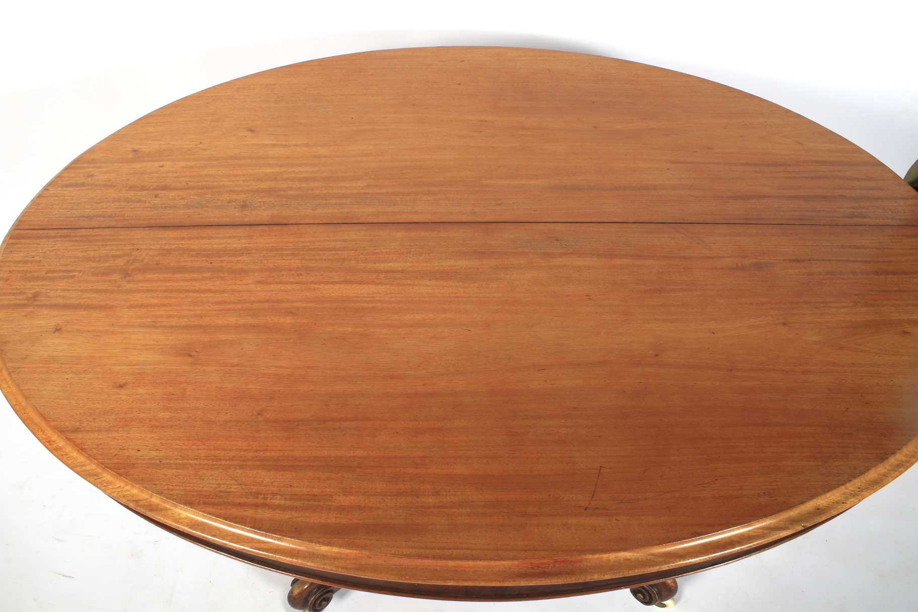 A Victorian walnut loo table. - Image 4 of 4