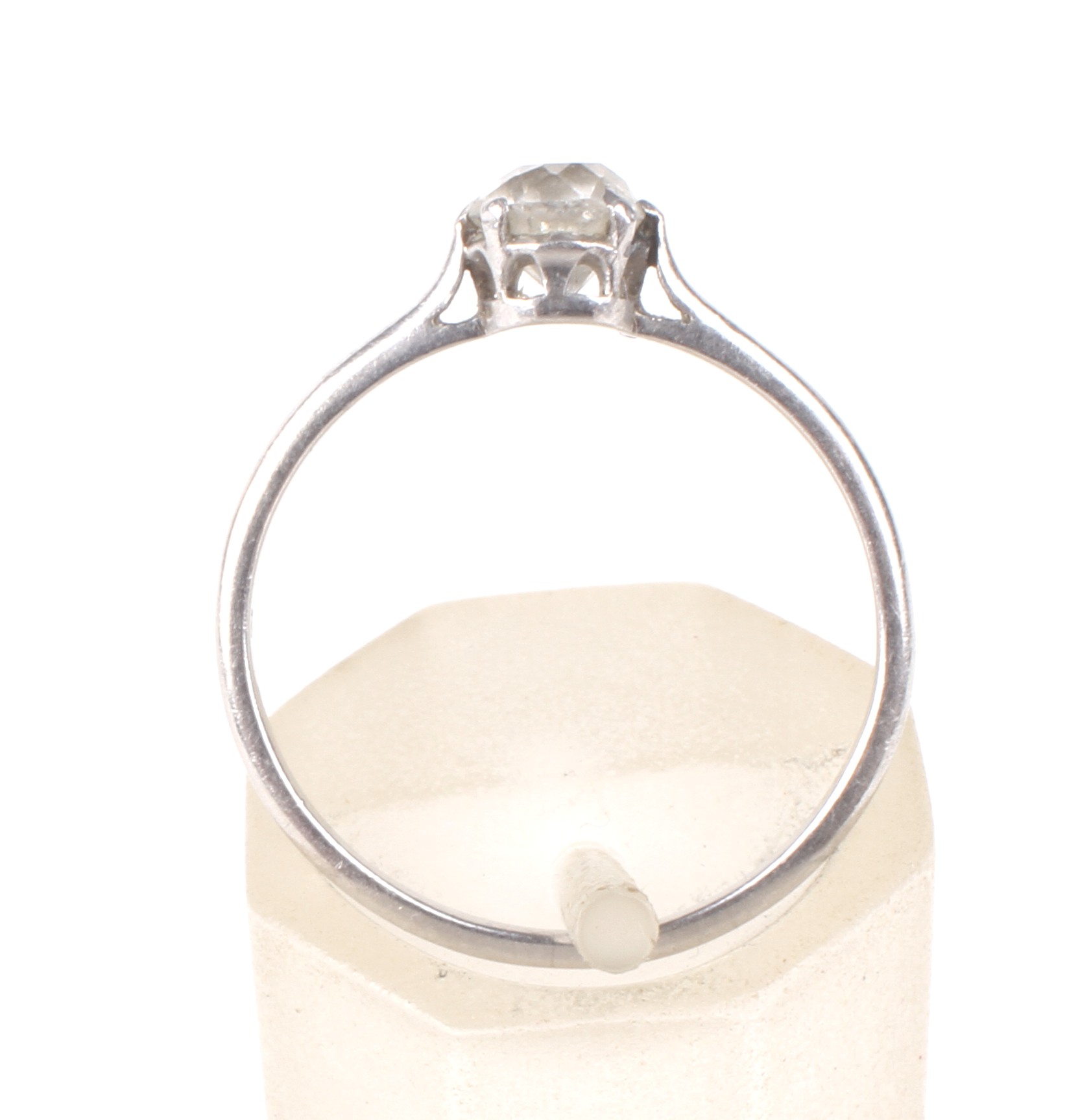 An early 20th century platinum and diamond solitaire ring. - Image 3 of 3