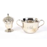 A silver gilt sugar sifter of small proportion Maker Charles Thomas Fox London 1837,72 grams.