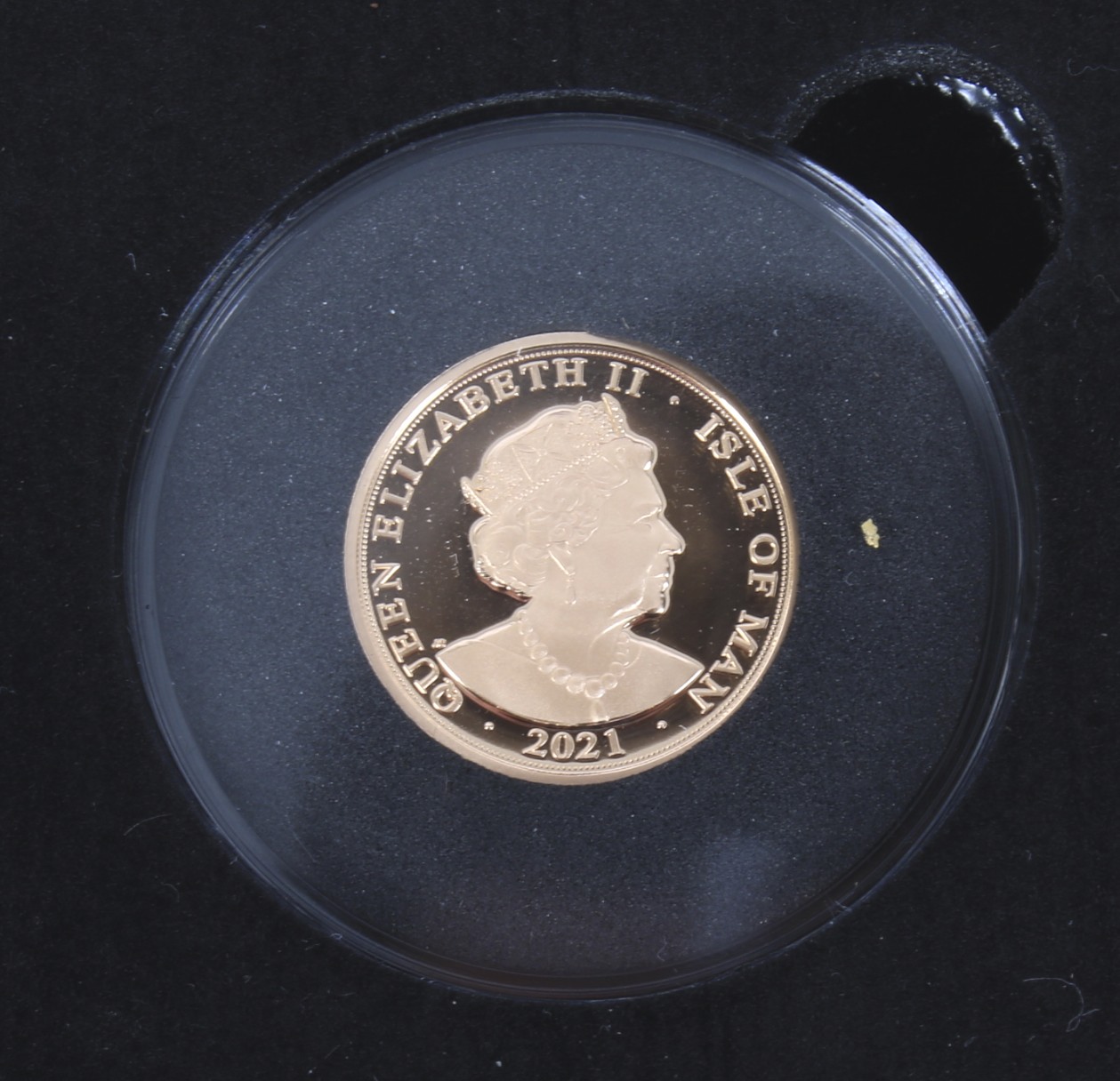 A Limited Edition 2021 sovereign celebrating the 95th birthday of Queen Elizabeth II. No. - Image 2 of 3