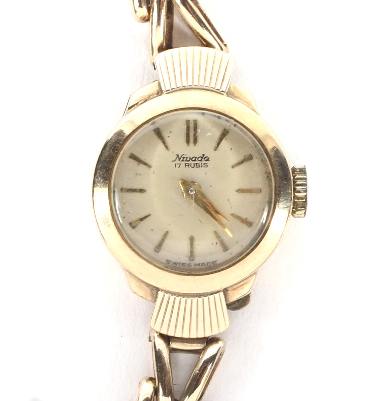 A vintage ladies 9ct gold Nivado wristwatch.