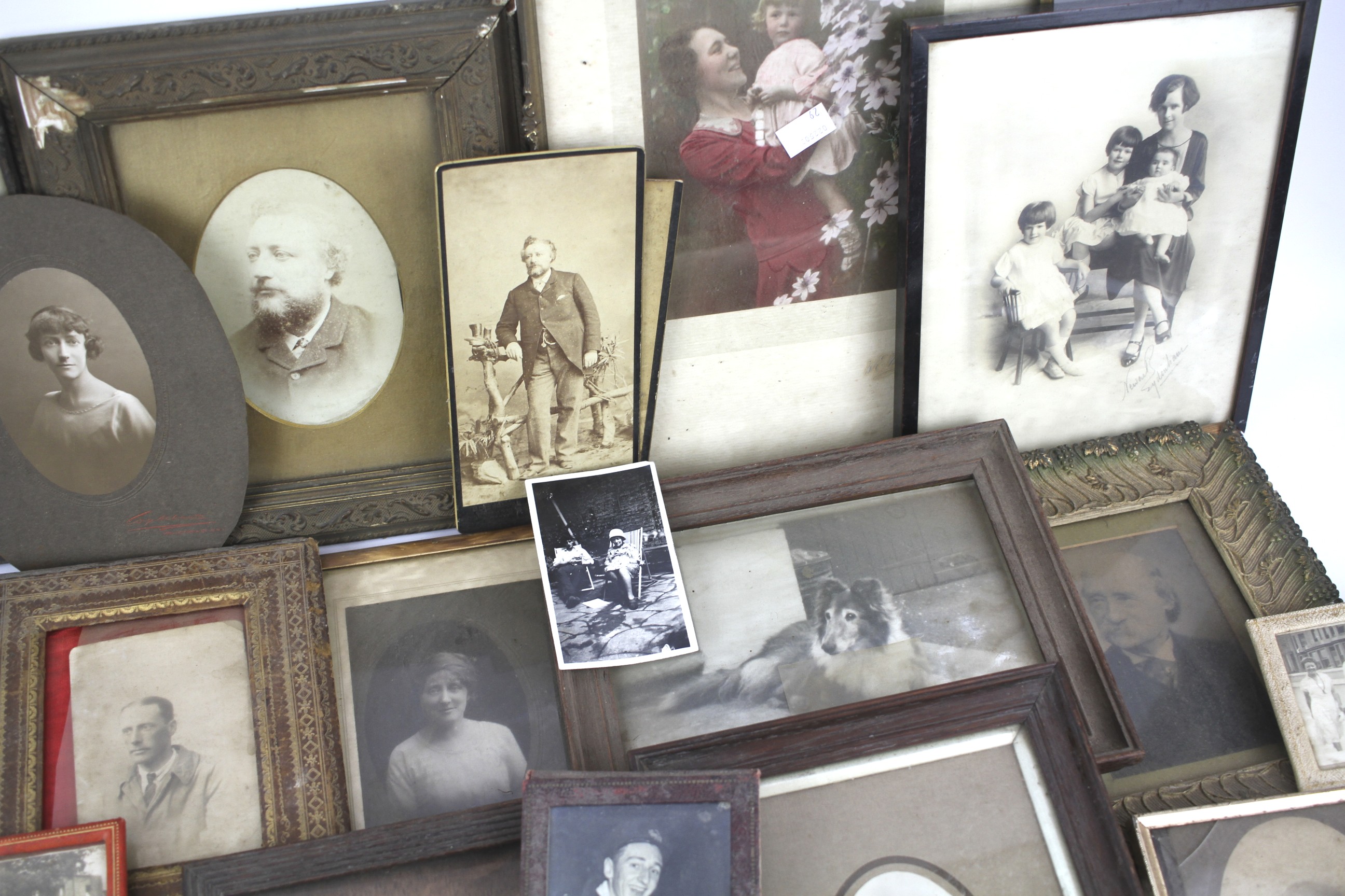 A quantity of assorted photo frames and similar. - Image 3 of 4