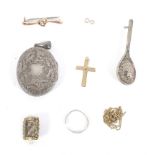 An assortment of silver and 9ct gold jewellery. Including a 9ct gold cross and chain 1.