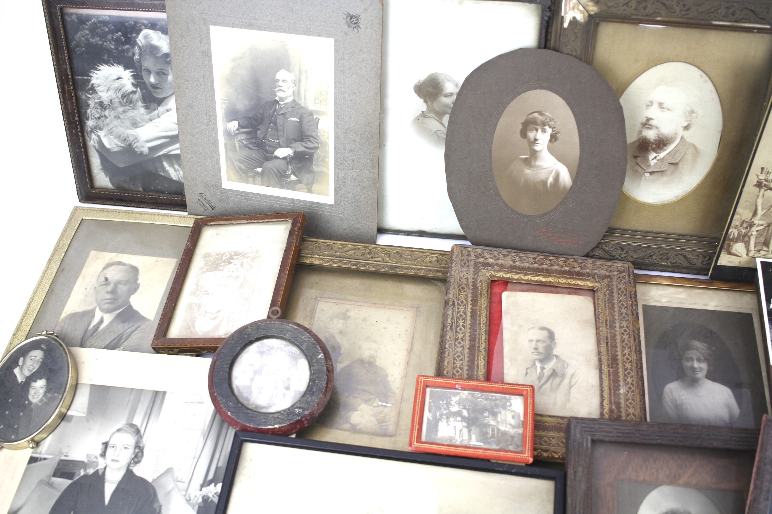 A quantity of assorted photo frames and similar. - Image 2 of 4
