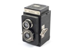 A Zeiss Ikon Ikoflex 6x6 medium format TLR camera. With a 80mm 1:4.