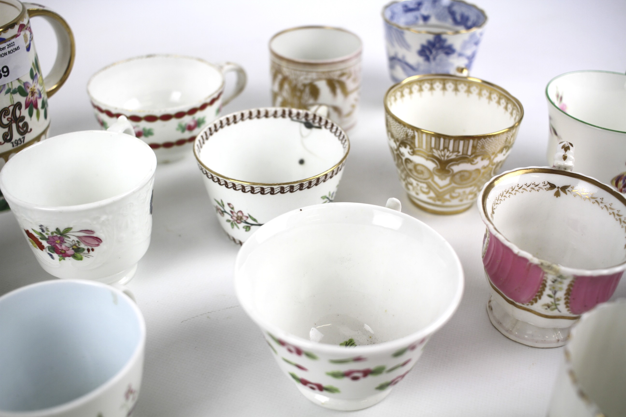 A large collection of 19th century and later ceramic and porcelain tea cups. - Image 3 of 3