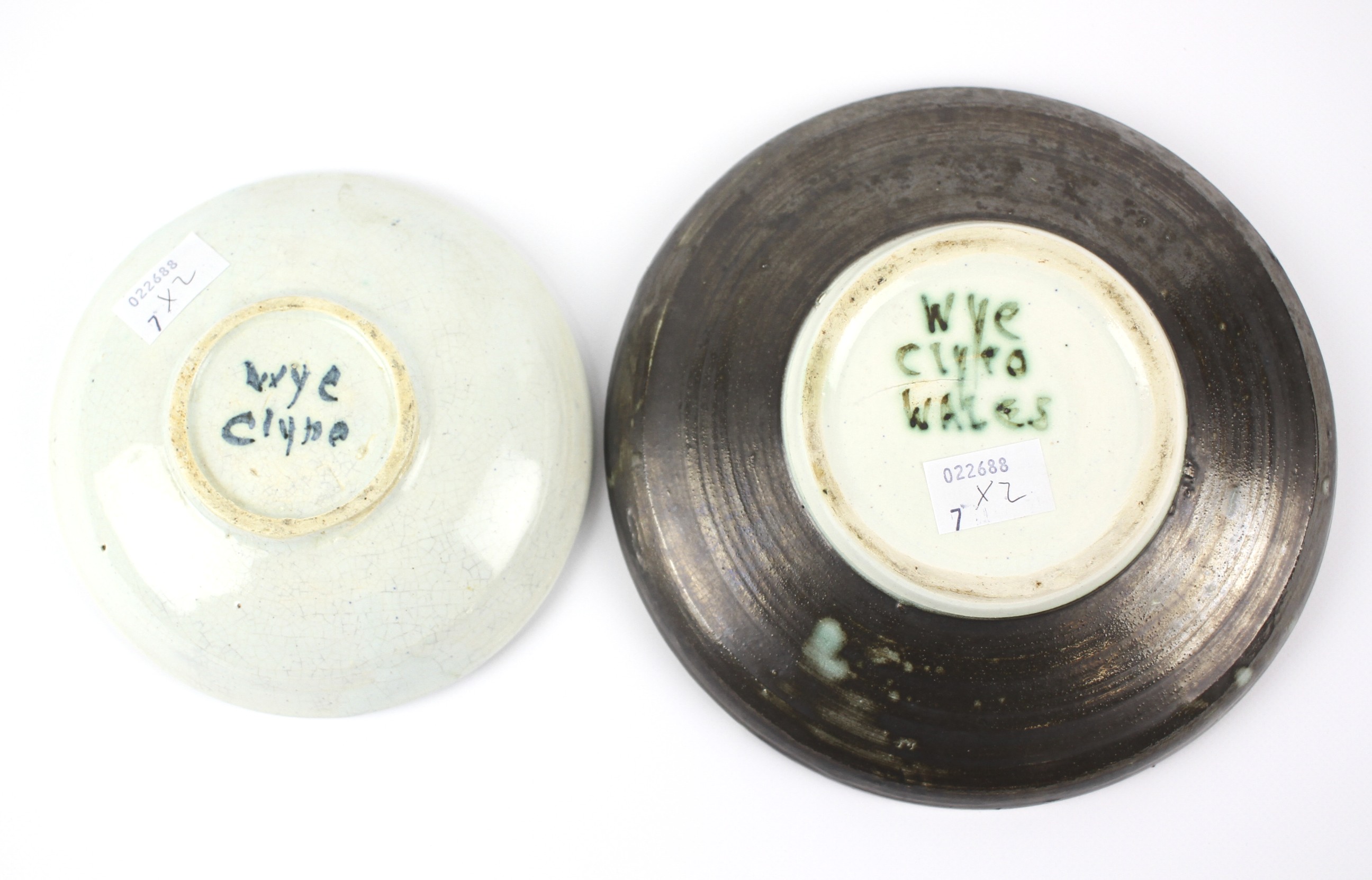 Two contemporary Wye studio pottery dishes. - Image 2 of 2
