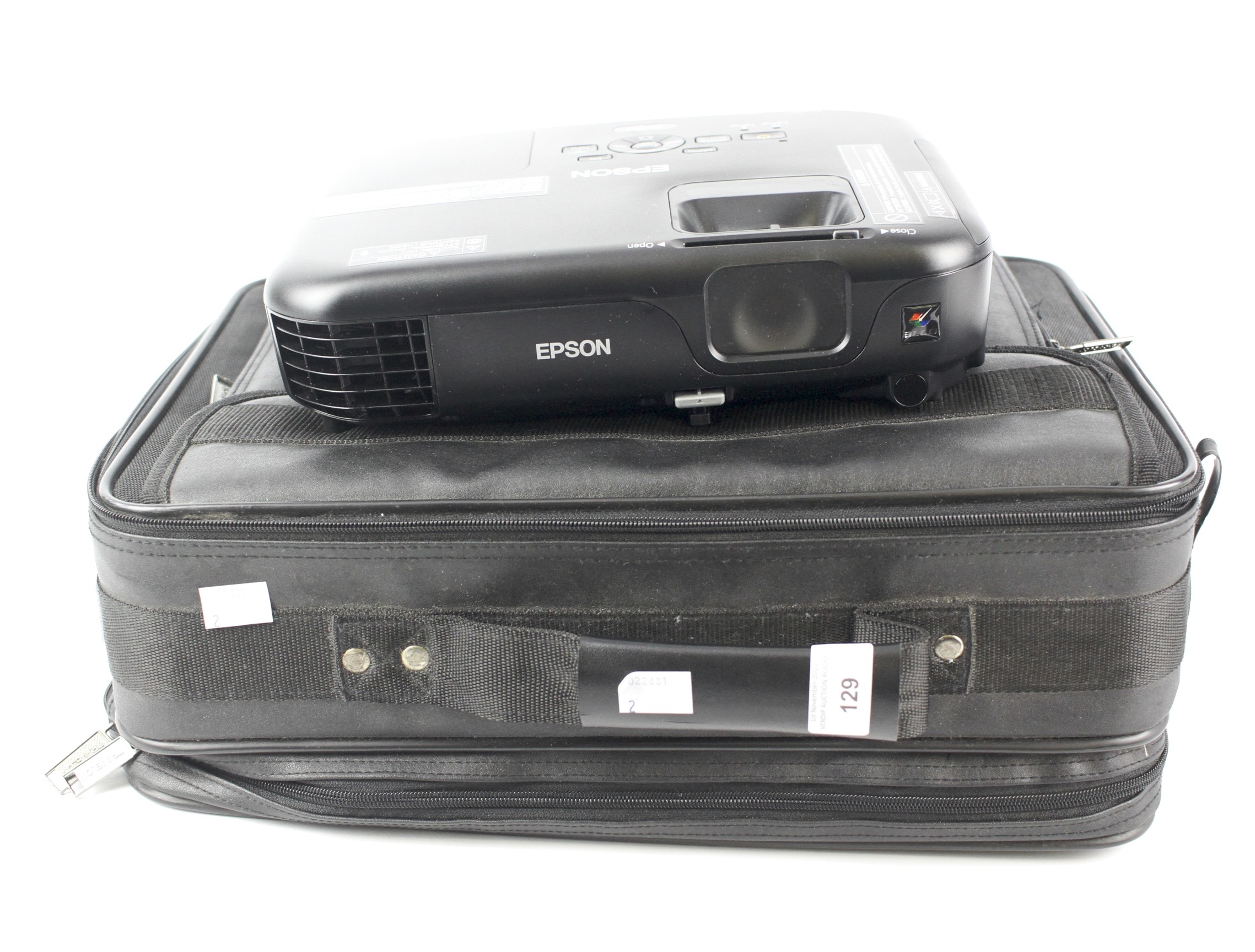 An Epson EB-SO2 projector in a Travelan Collection carry case with selection of related cables - Image 2 of 2