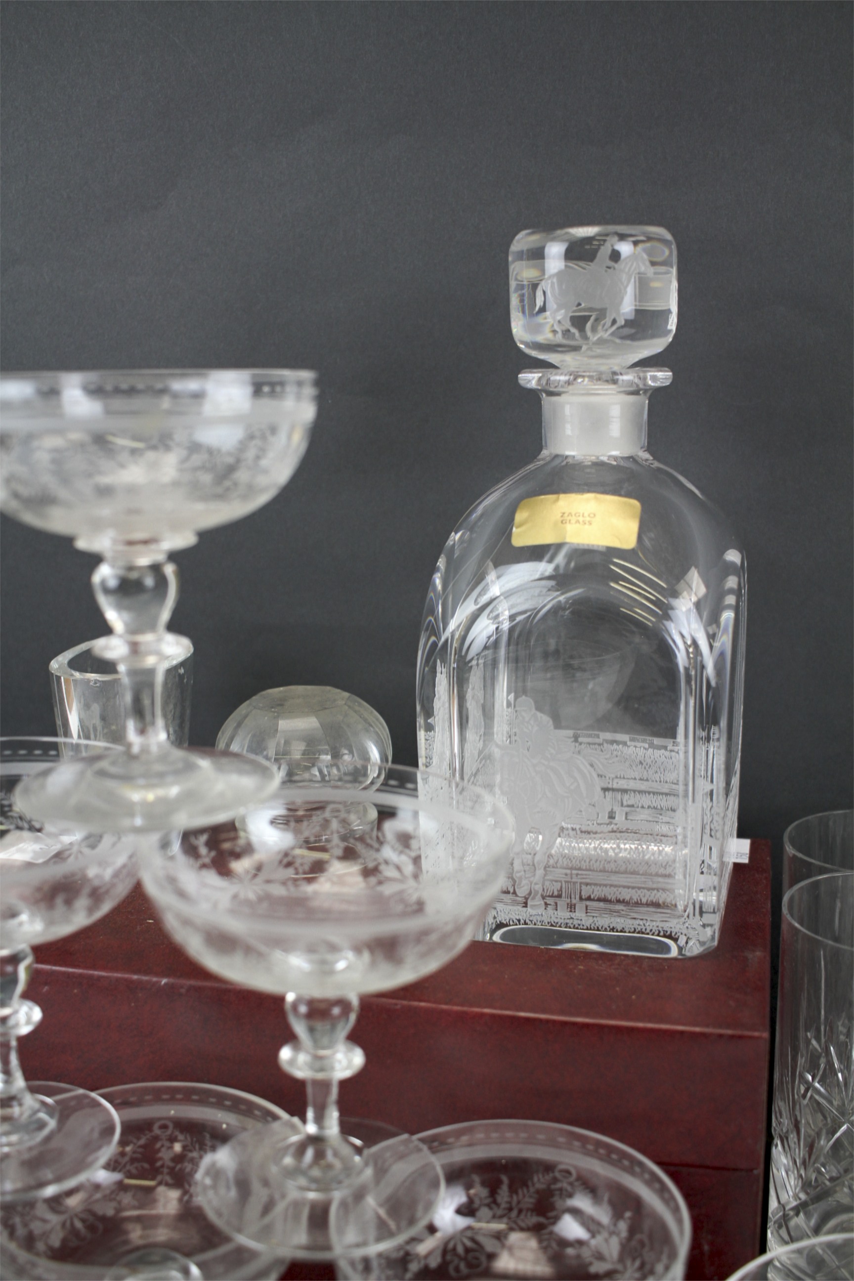 An assortment of glassware. - Image 2 of 2