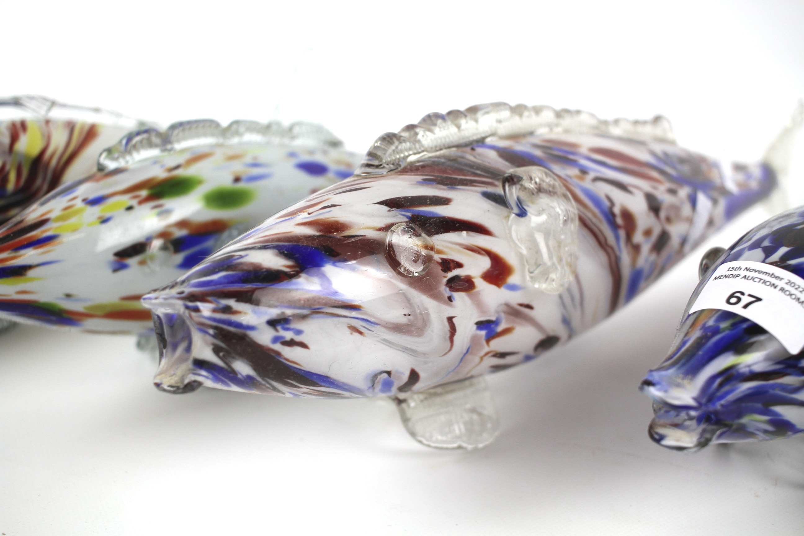 A collection of retro Murano glass fish, of varying sizes. - Image 2 of 2