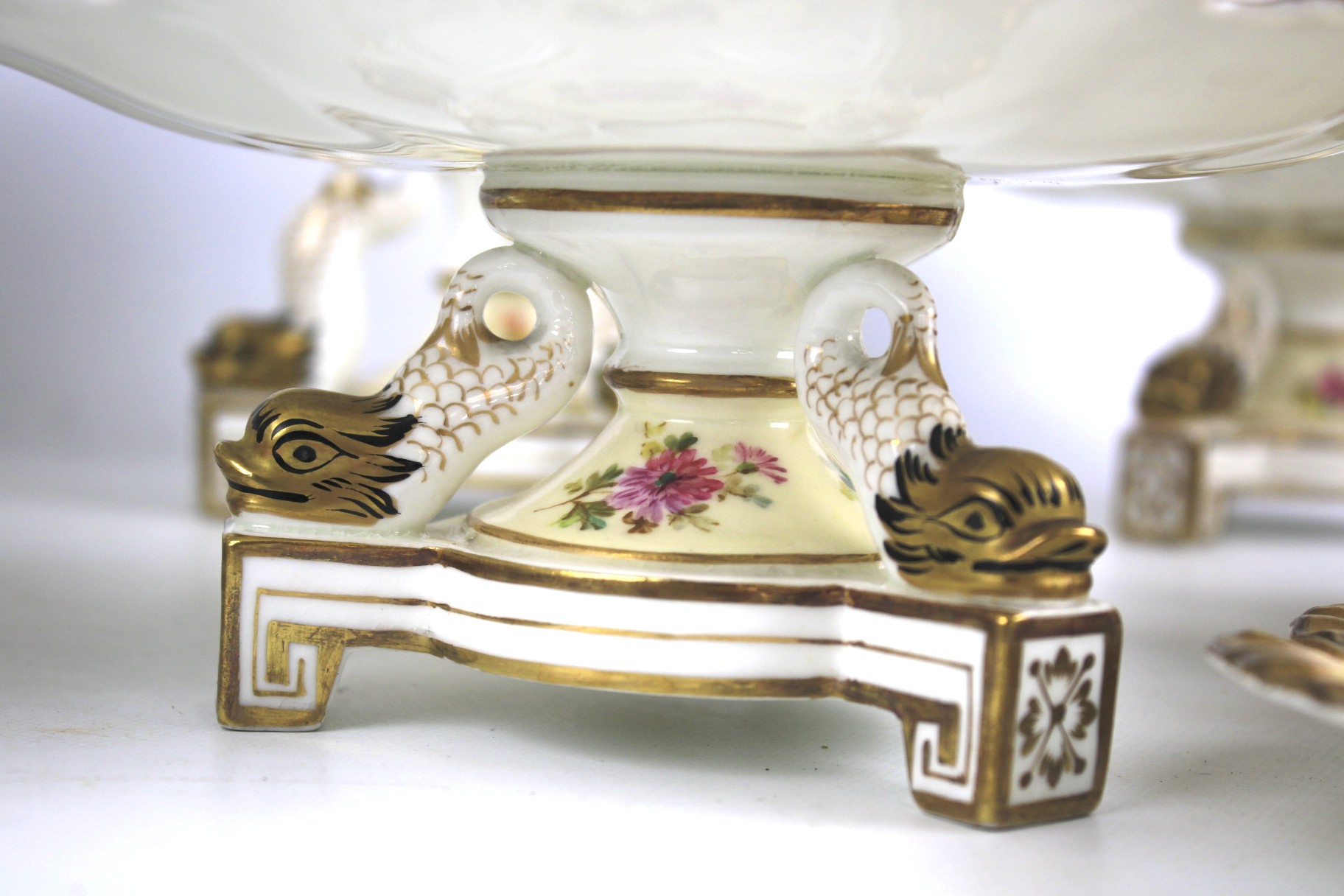 A set of 19th century plates and six stands. - Image 3 of 3