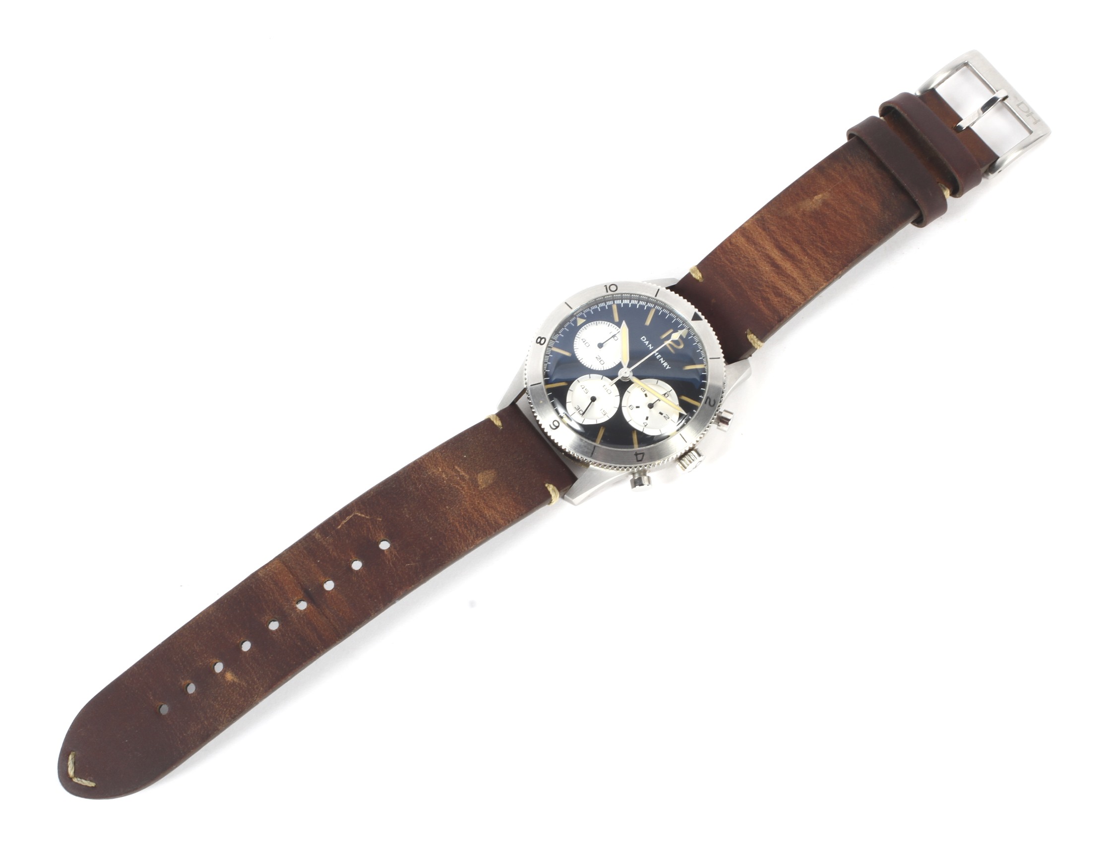 A contemporary Dan Henry quartz chronograph wristwatch. - Image 3 of 4