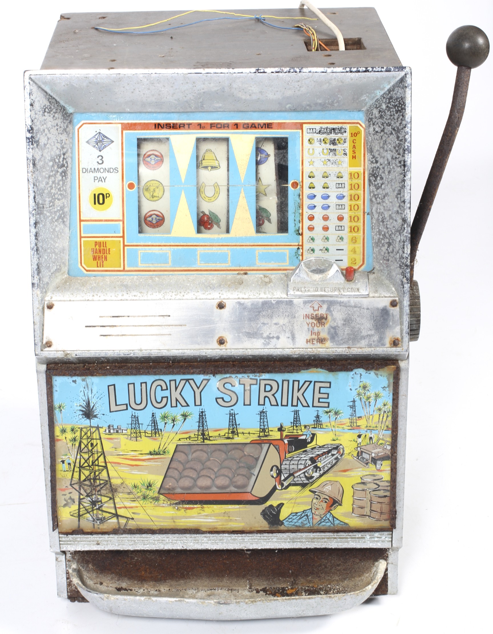 A mid-century one-armed bandit Lucky Strike fruit machine. - Image 2 of 3