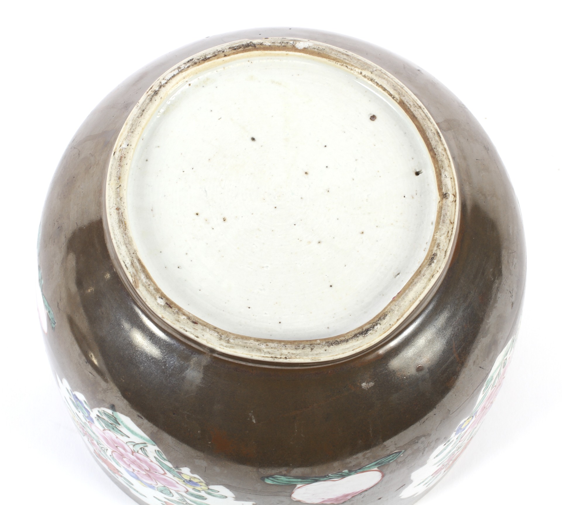 A Chinese famille rose porcelain cafe-au-lait ground jar and cover. - Image 3 of 3