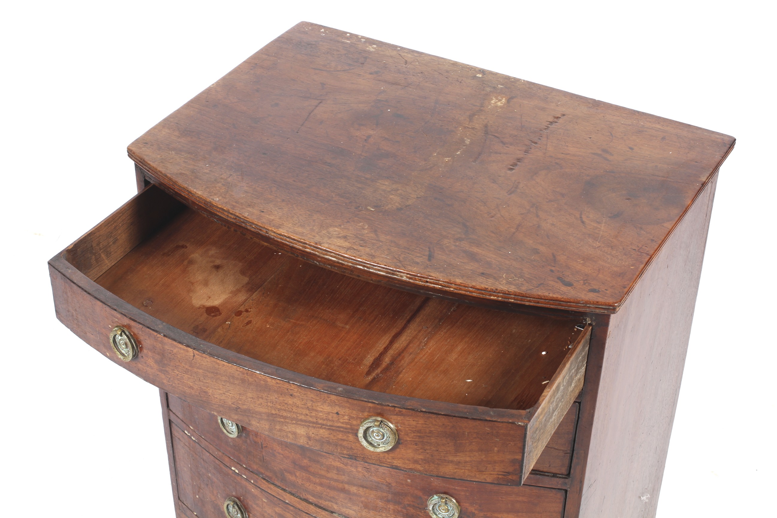 A 19th century mahogany small bow fronted chest of drawers. - Image 2 of 2