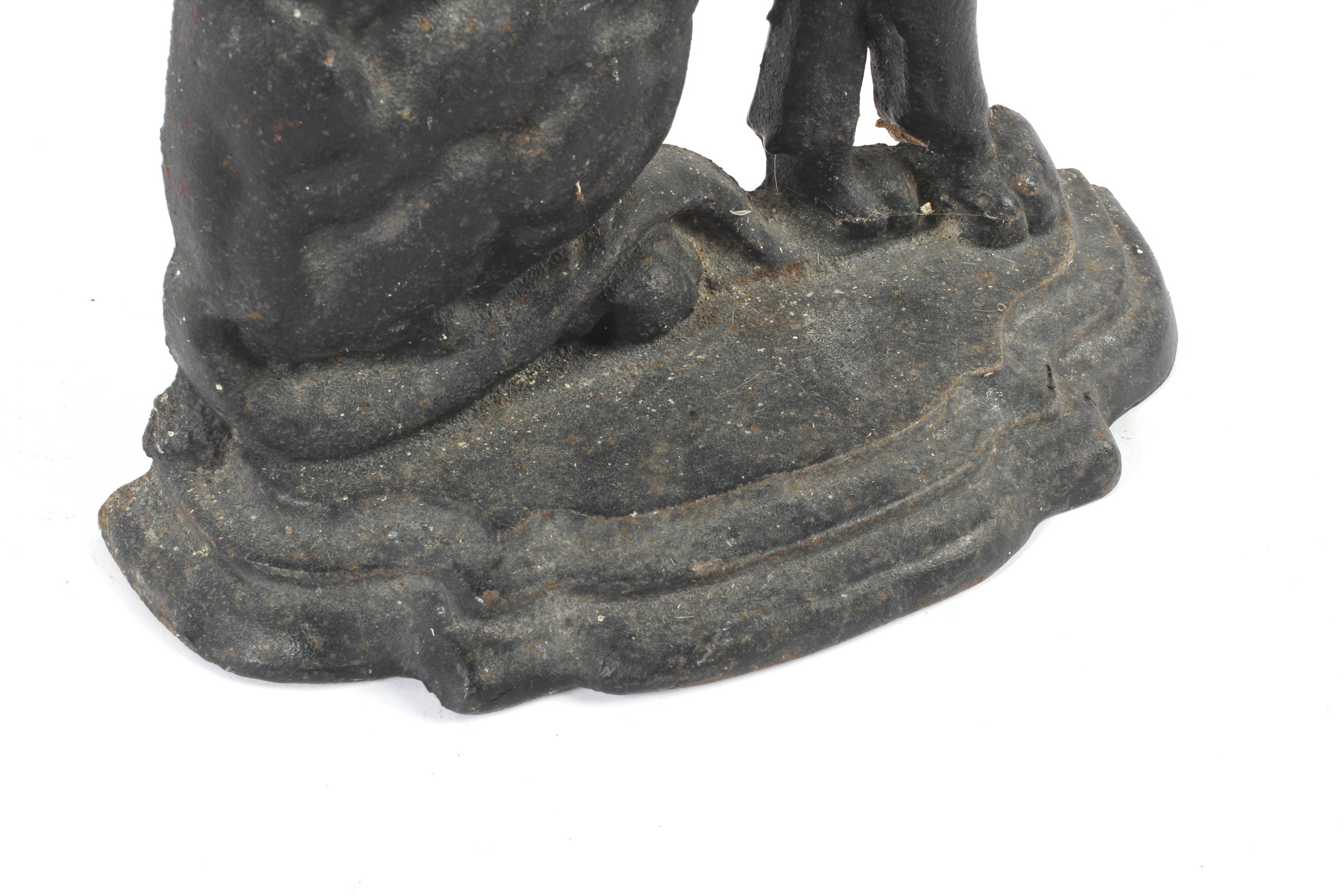 A cast iron doorstop in the form of a seated hound. - Image 2 of 2