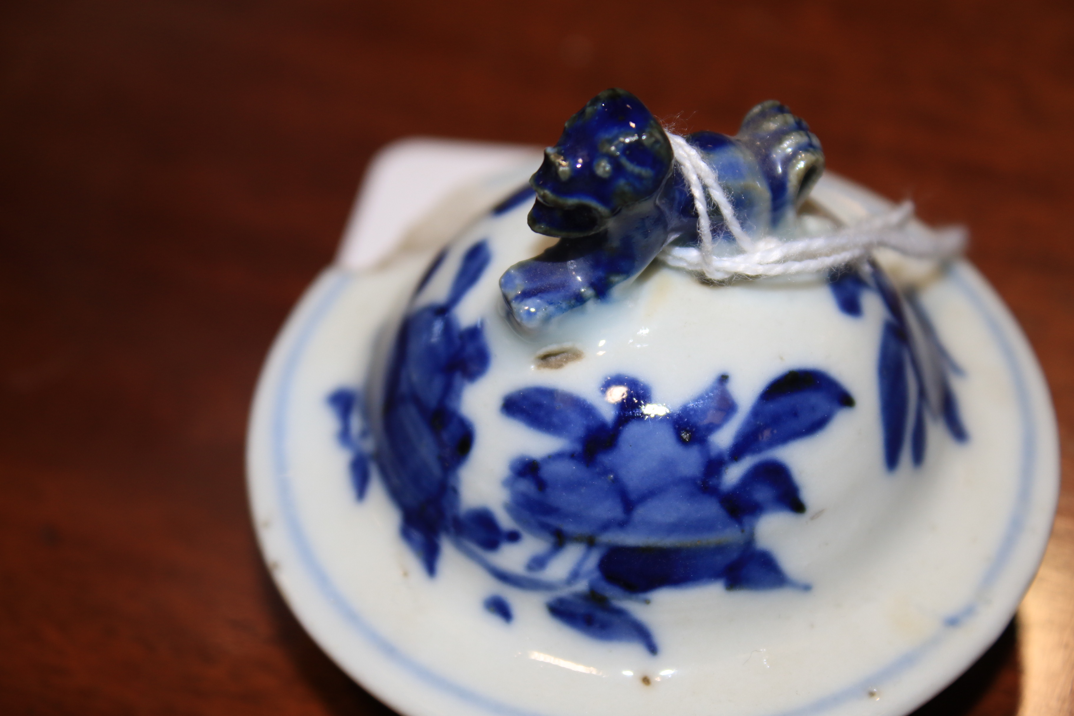 Two Chinese porcelain Qing Dynasty blue and white baluster shaped vases and covers. - Image 21 of 28