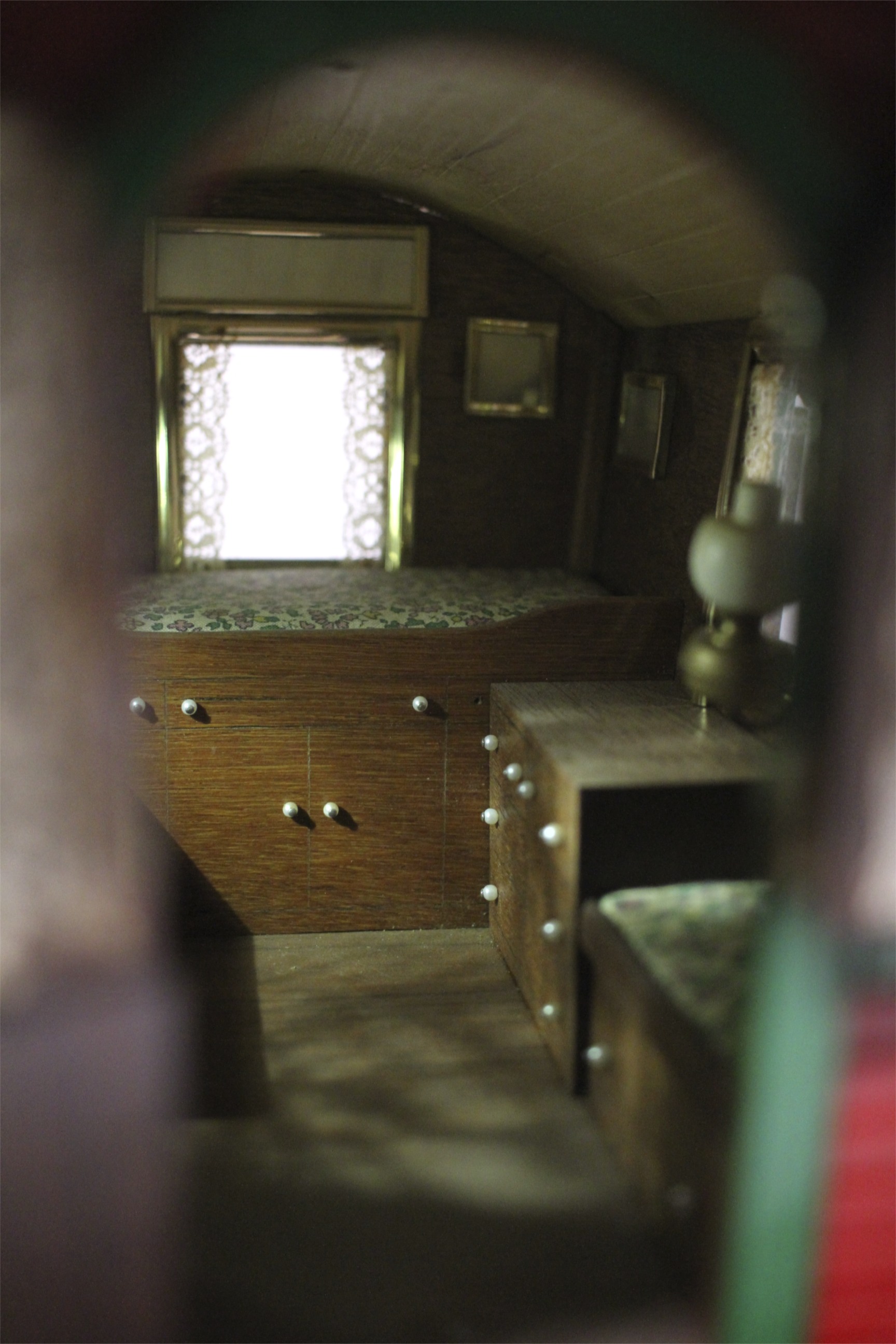 A vintage scratchbuilt model of a gypsy caravan with fitted interior. - Image 3 of 4