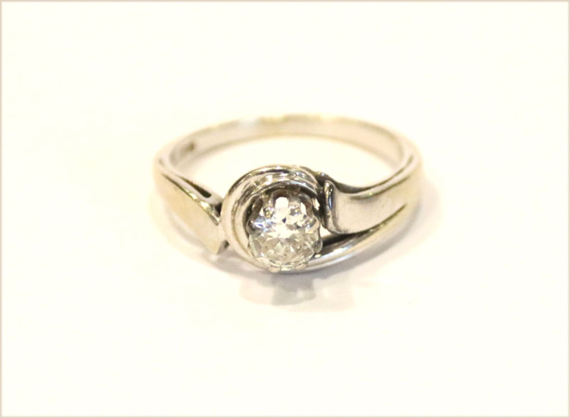 14 k Weißgold Ring mit ca. 0,40 ct. Altschliff Diamant, 3 gr., Gr. 52