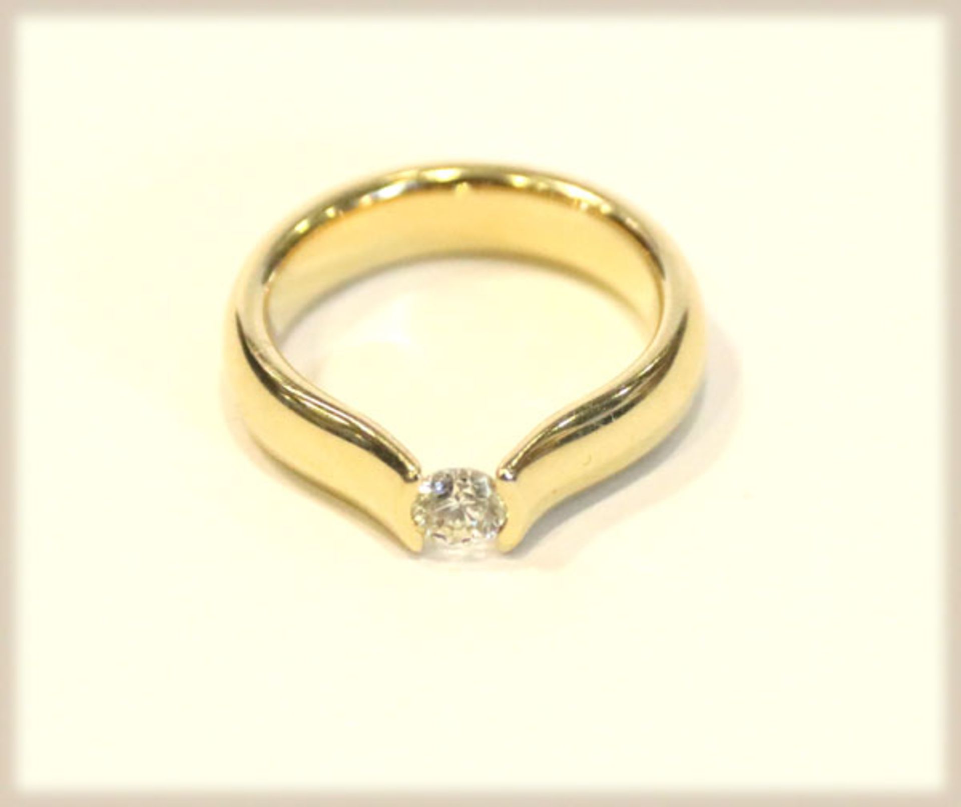 14 k Gelbgold Spann-Ring mit 0,25 ct. Brillant, getöntes Weiß/Lupenrein, Gr. 51