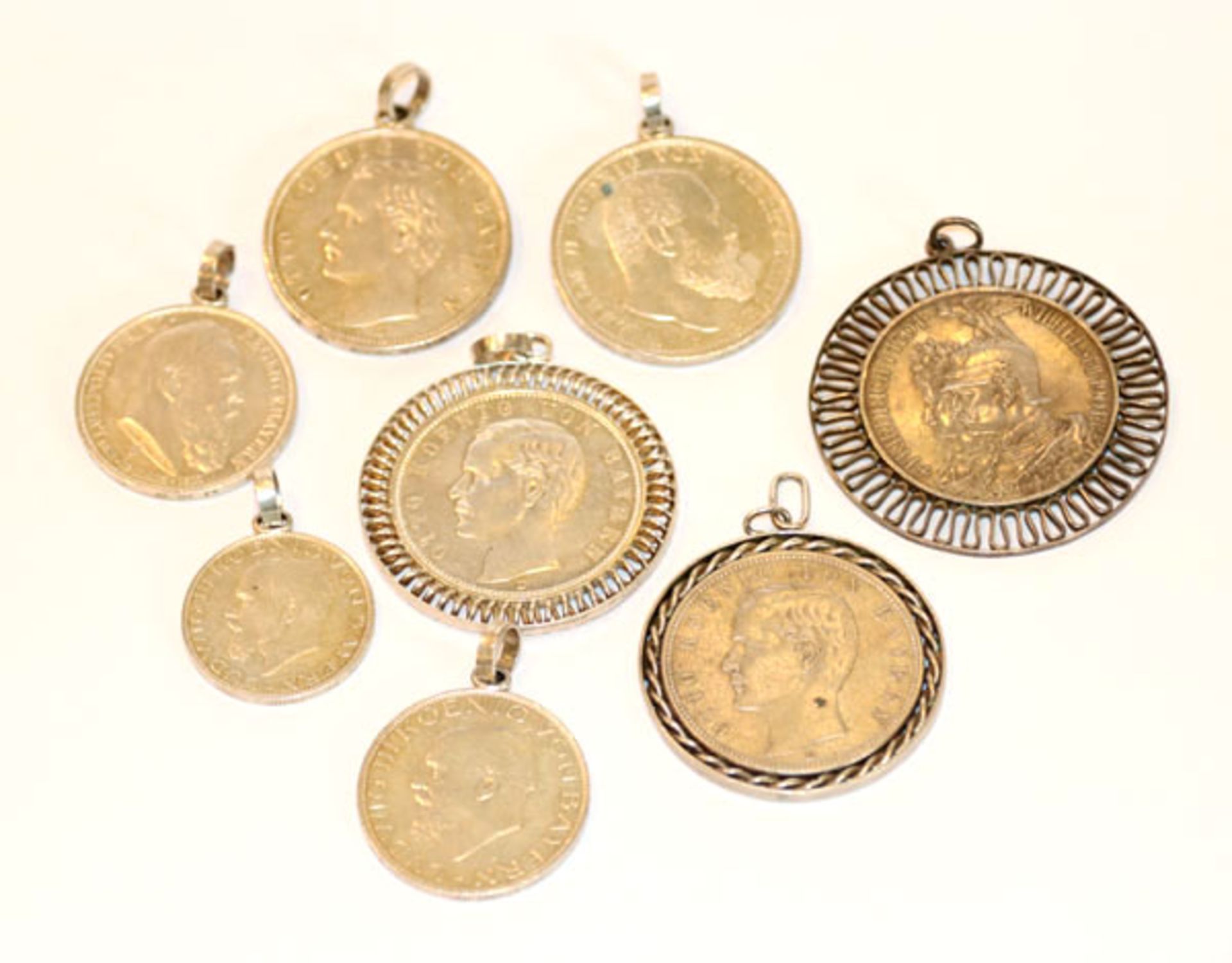 Konvolut von Silber Kaiserreich Münzen, gefaßt/gehenkelt, 900 Silber, 208 gr. = ca. 187 gr.