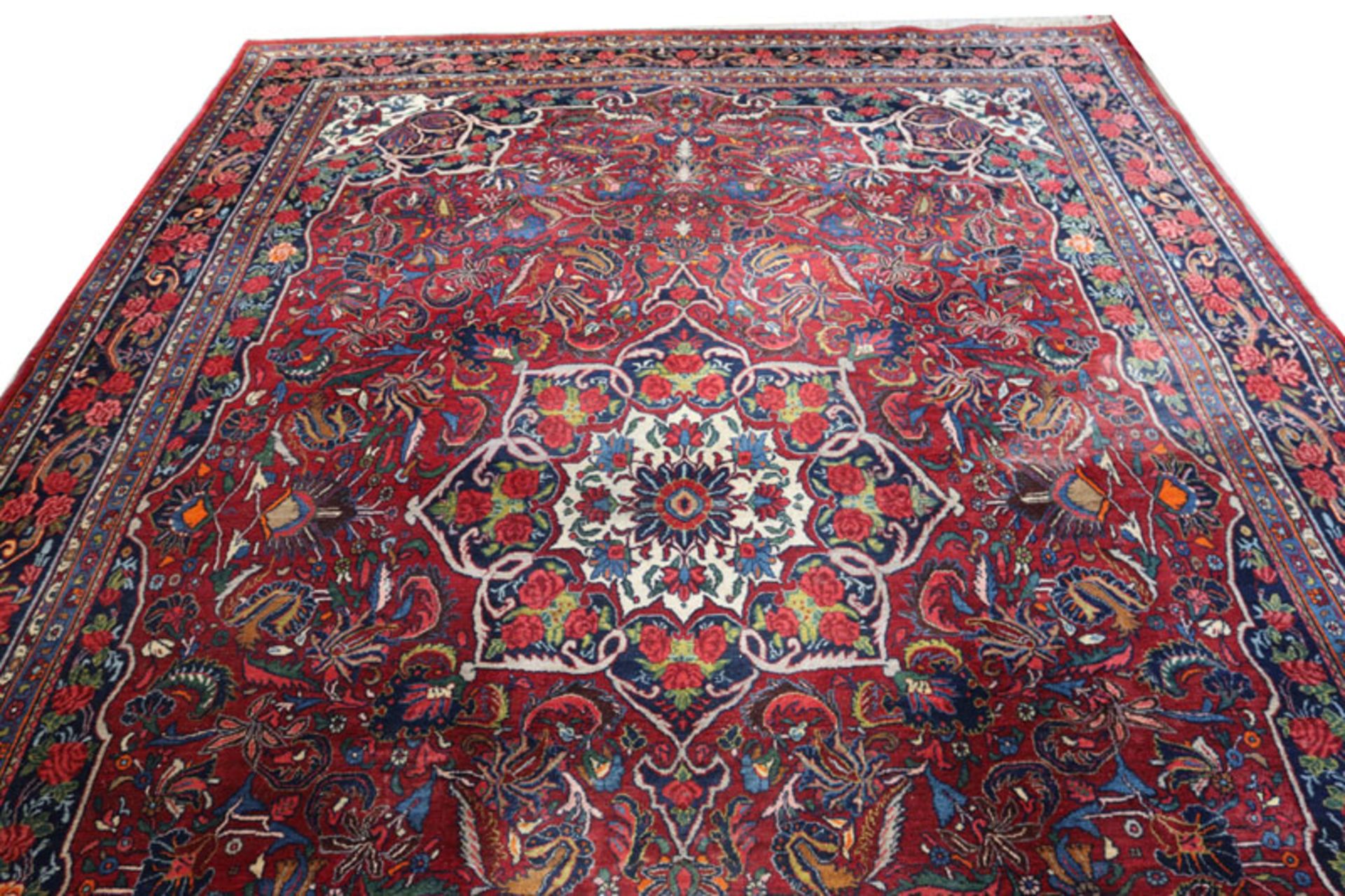 Teppich, Bachtiari, rot/blau/beige, 374 cm x 266 cm, Gebrauchsspuren