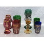 Trinkglas-Konvolut: 2 Theresienthal Gläser, bernsteinfarben mit klarem Kelch und figürlichem