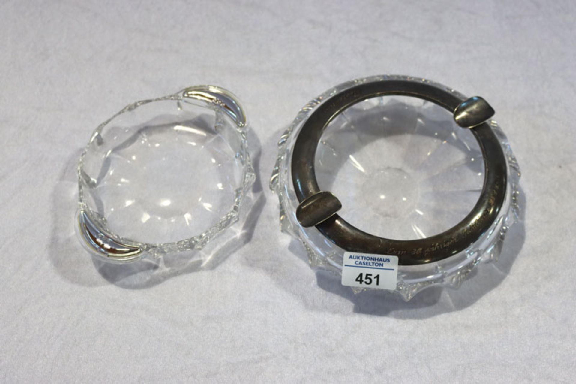 Glas Aschenbecher mit Silbermontierung, graviert ... zum 30jährigen Jubiläum .., H 6 cm, D 19 cm,