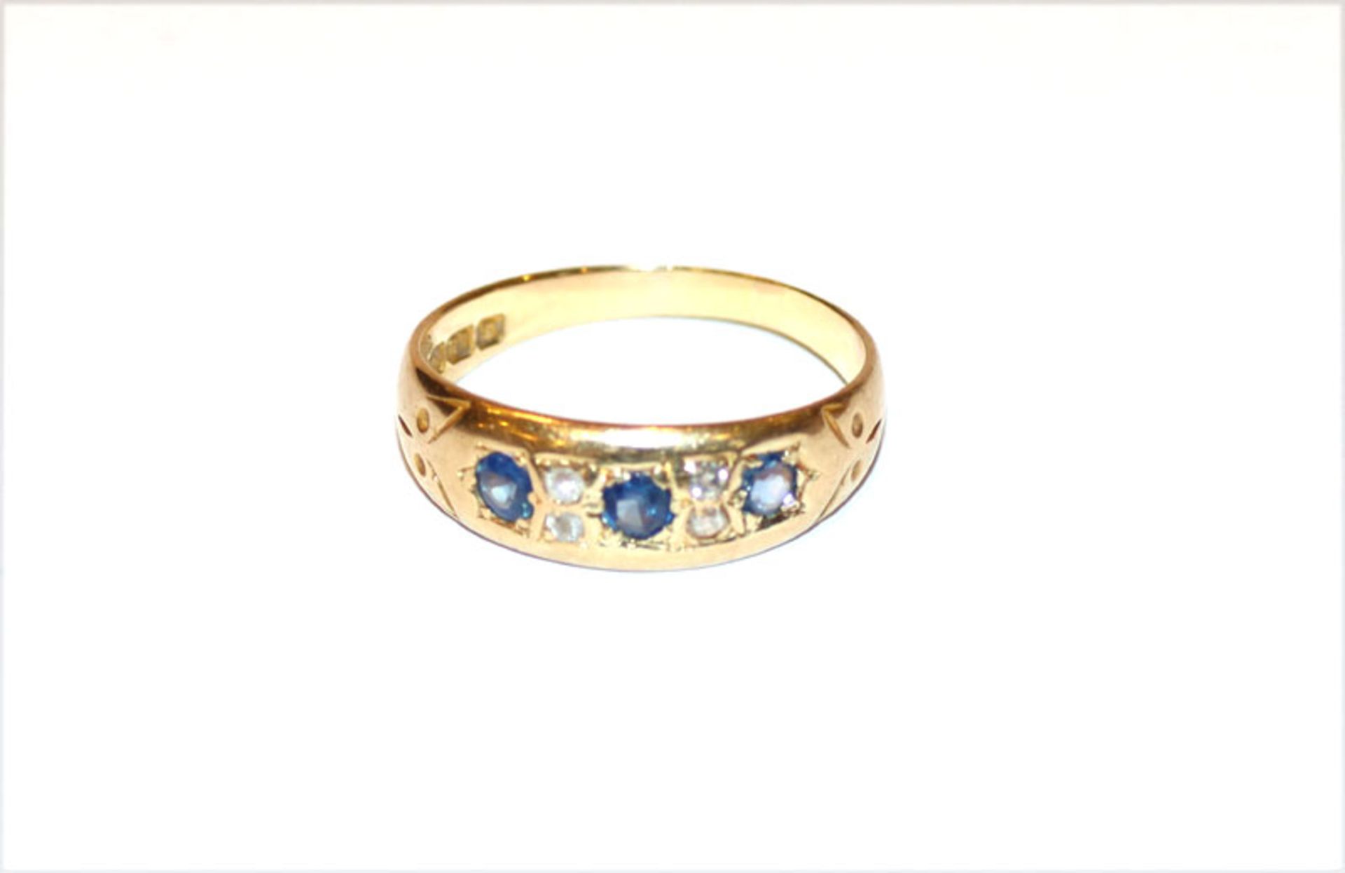 18 k Gelbgold Ring mit Safiren und Diamanten, Birmingham, England 1901, Gr. 58, 3,1 gr.